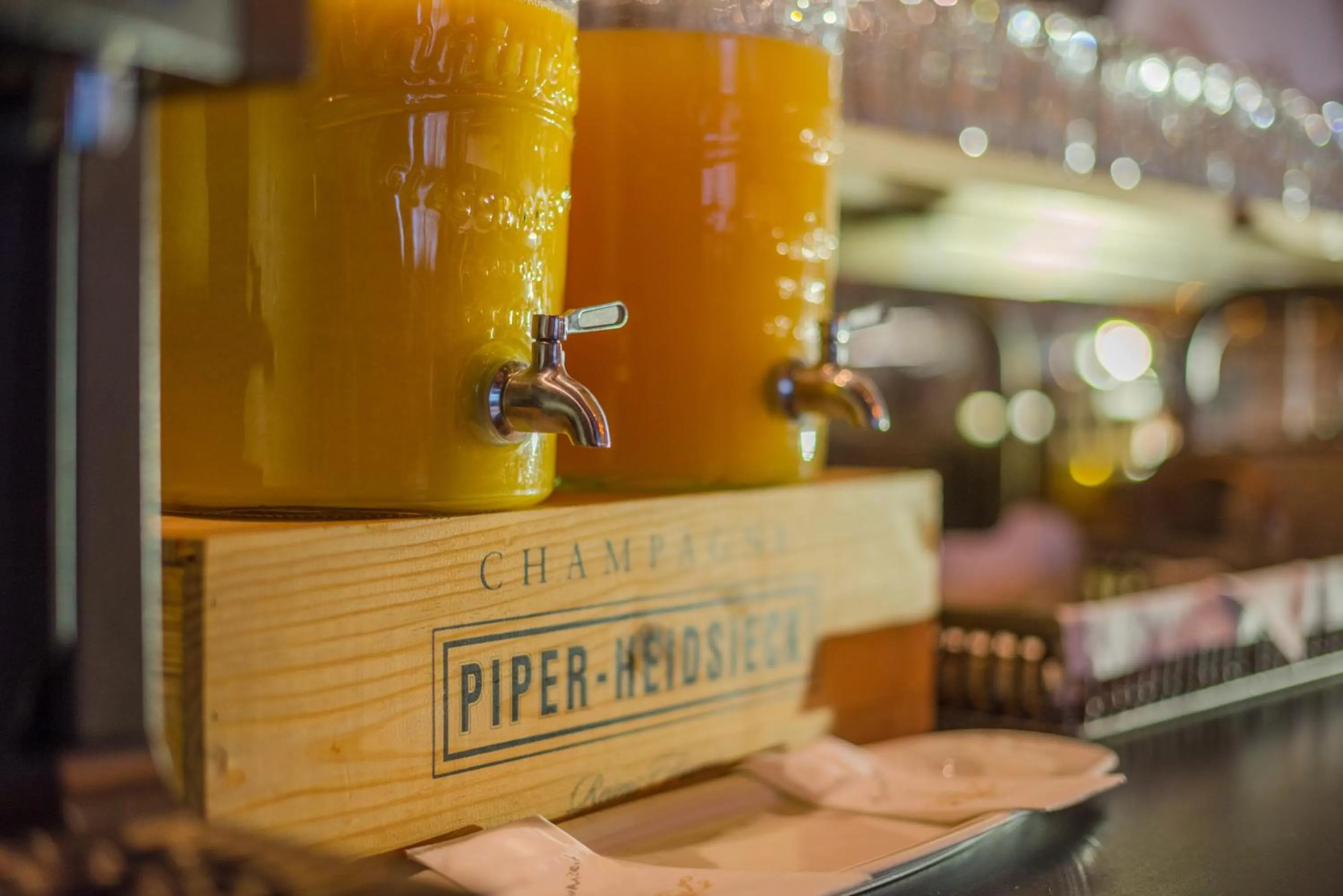 Buffet breakfast in Hotel Almschlössl & Schrotteralm