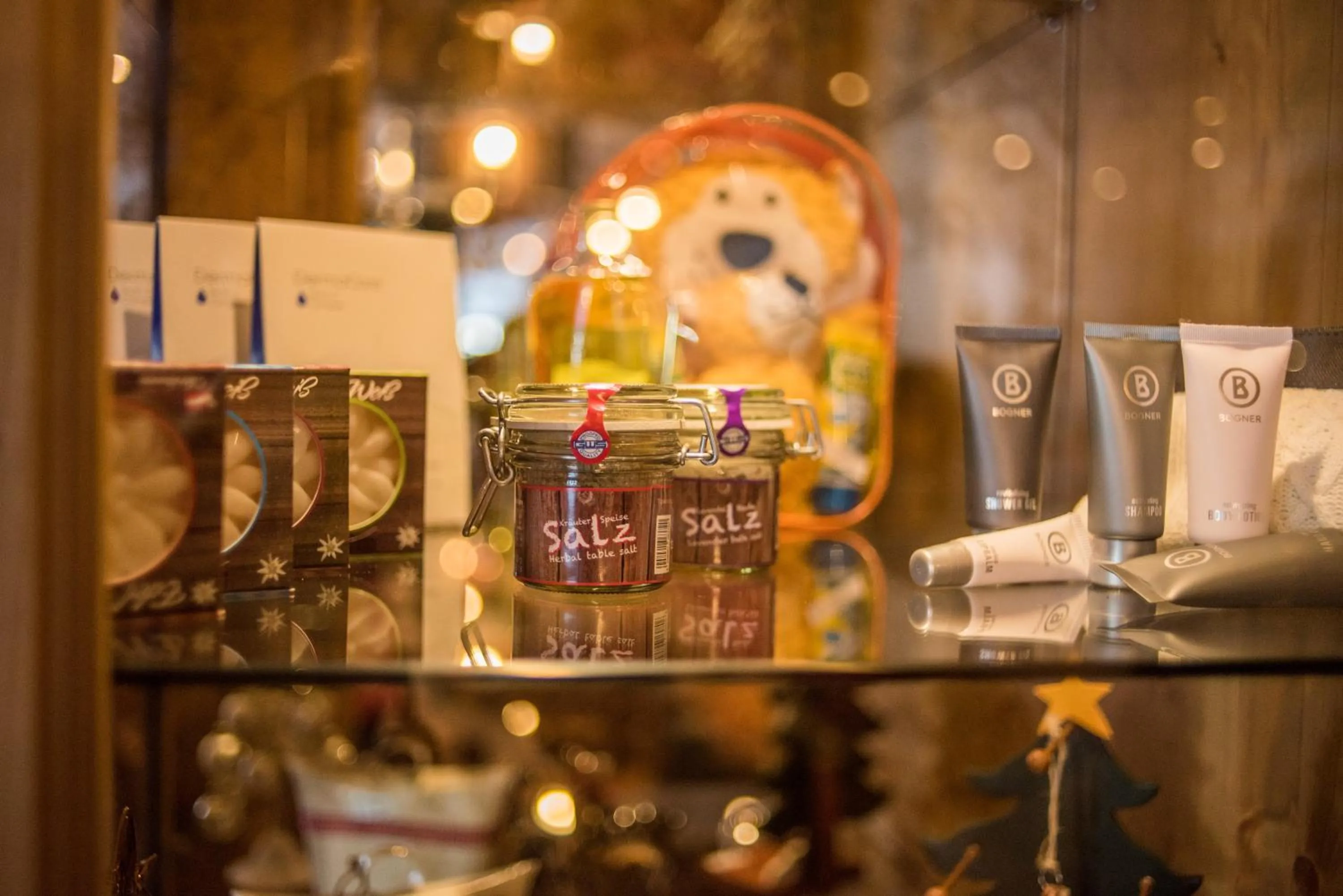 On-site shops in Hotel Almschlössl & Schrotteralm