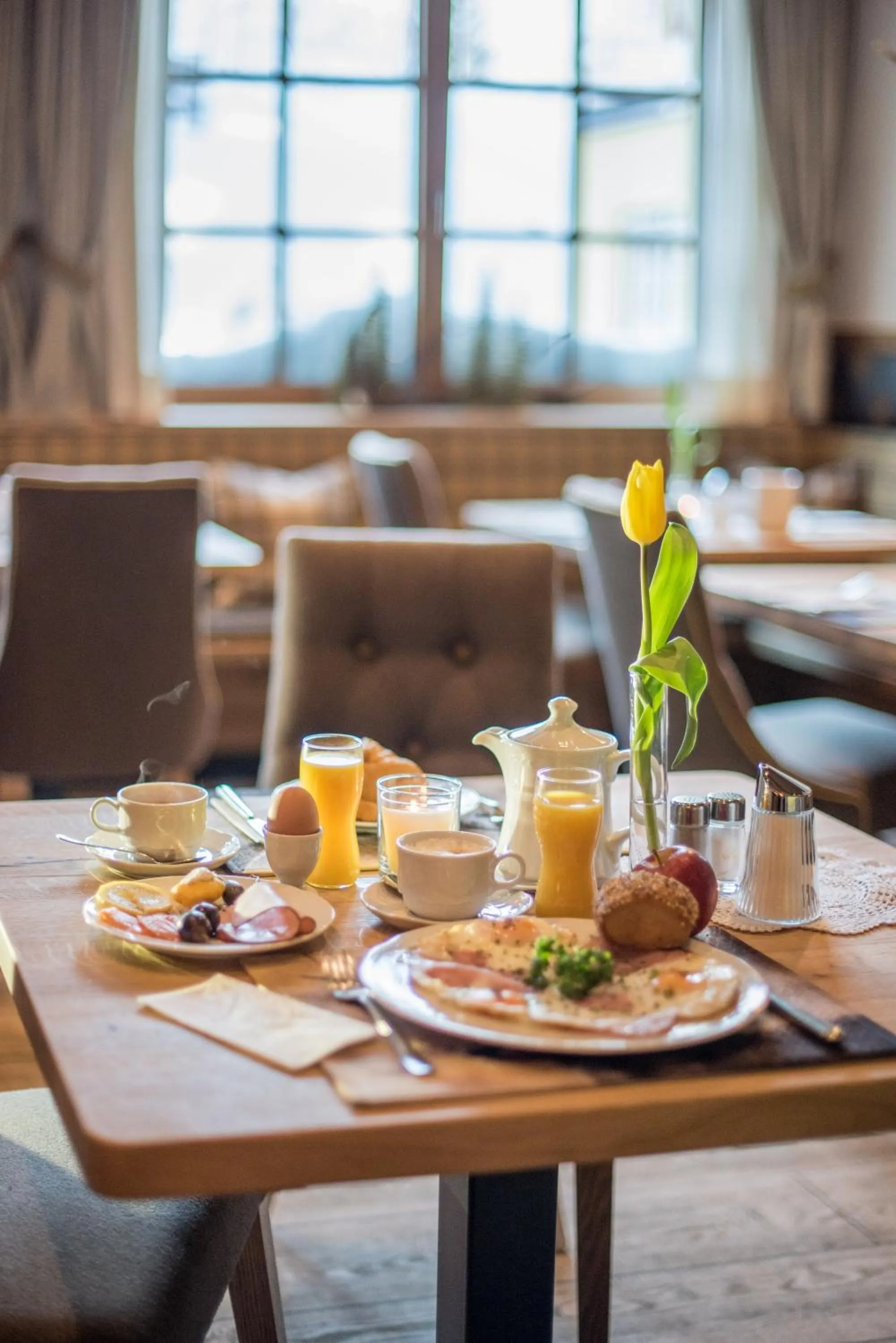 Buffet breakfast in Hotel Almschlössl & Schrotteralm