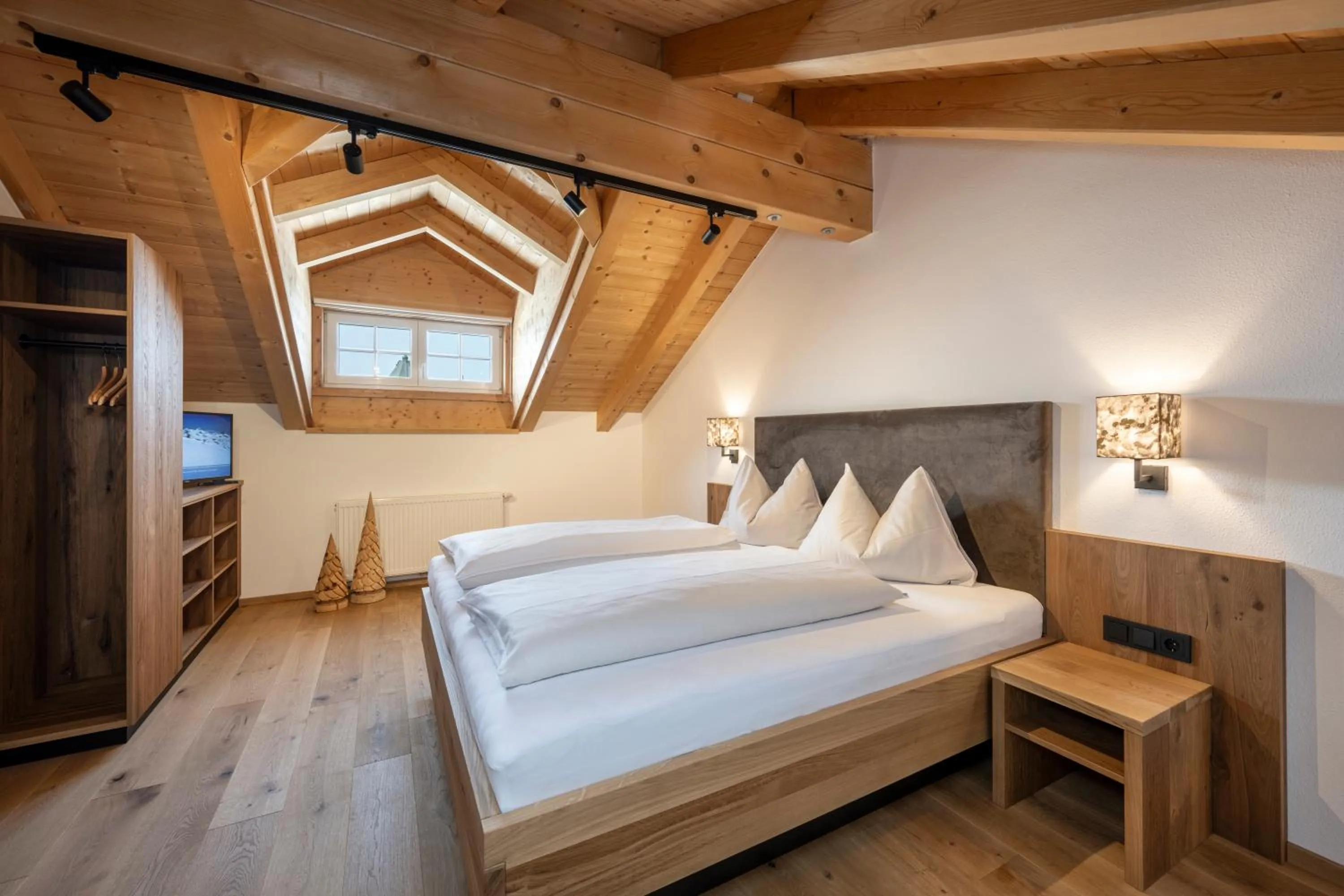 Bed in Hotel Almschlössl & Schrotteralm