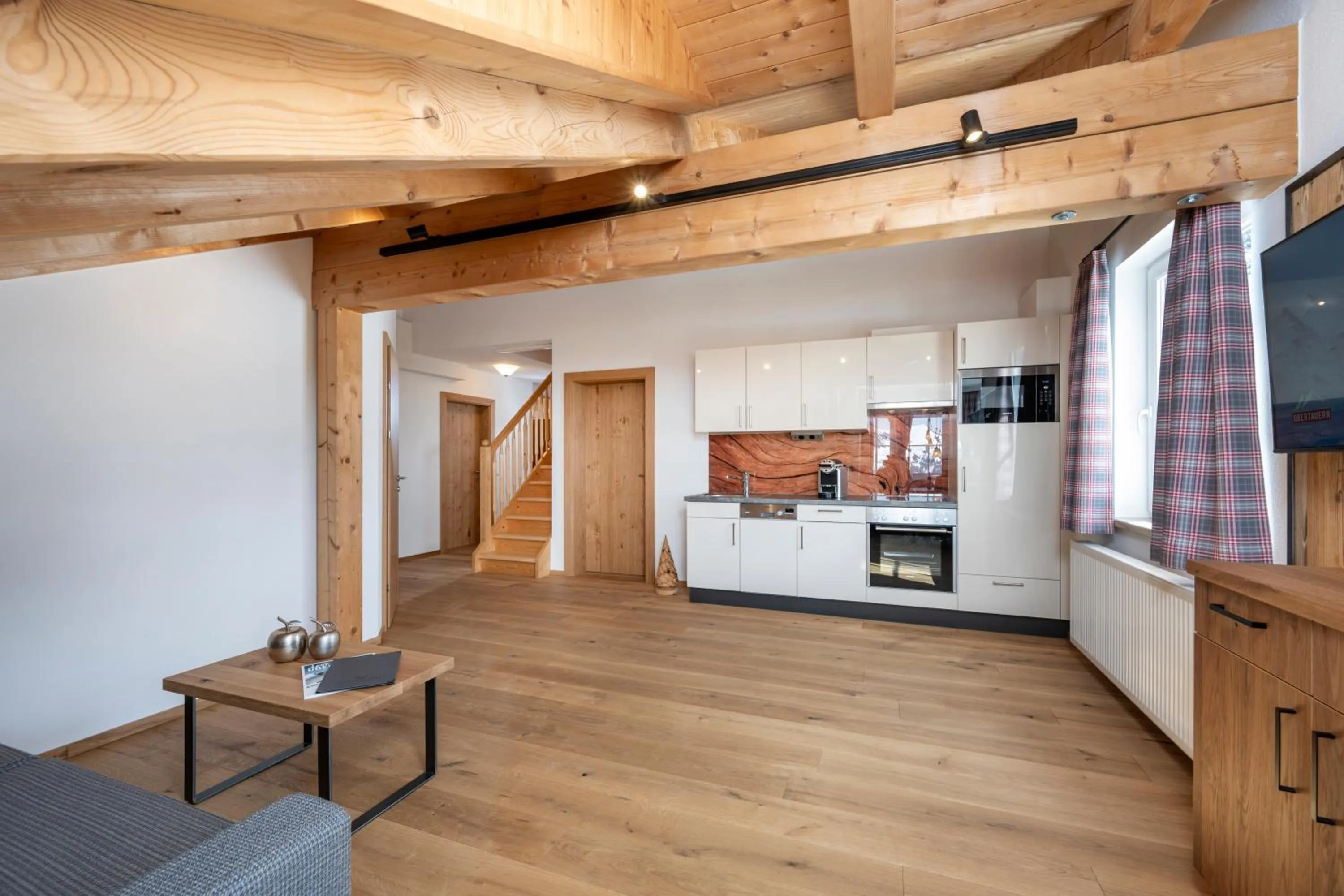 Communal lounge/ TV room, Bed in Hotel Almschlössl & Schrotteralm