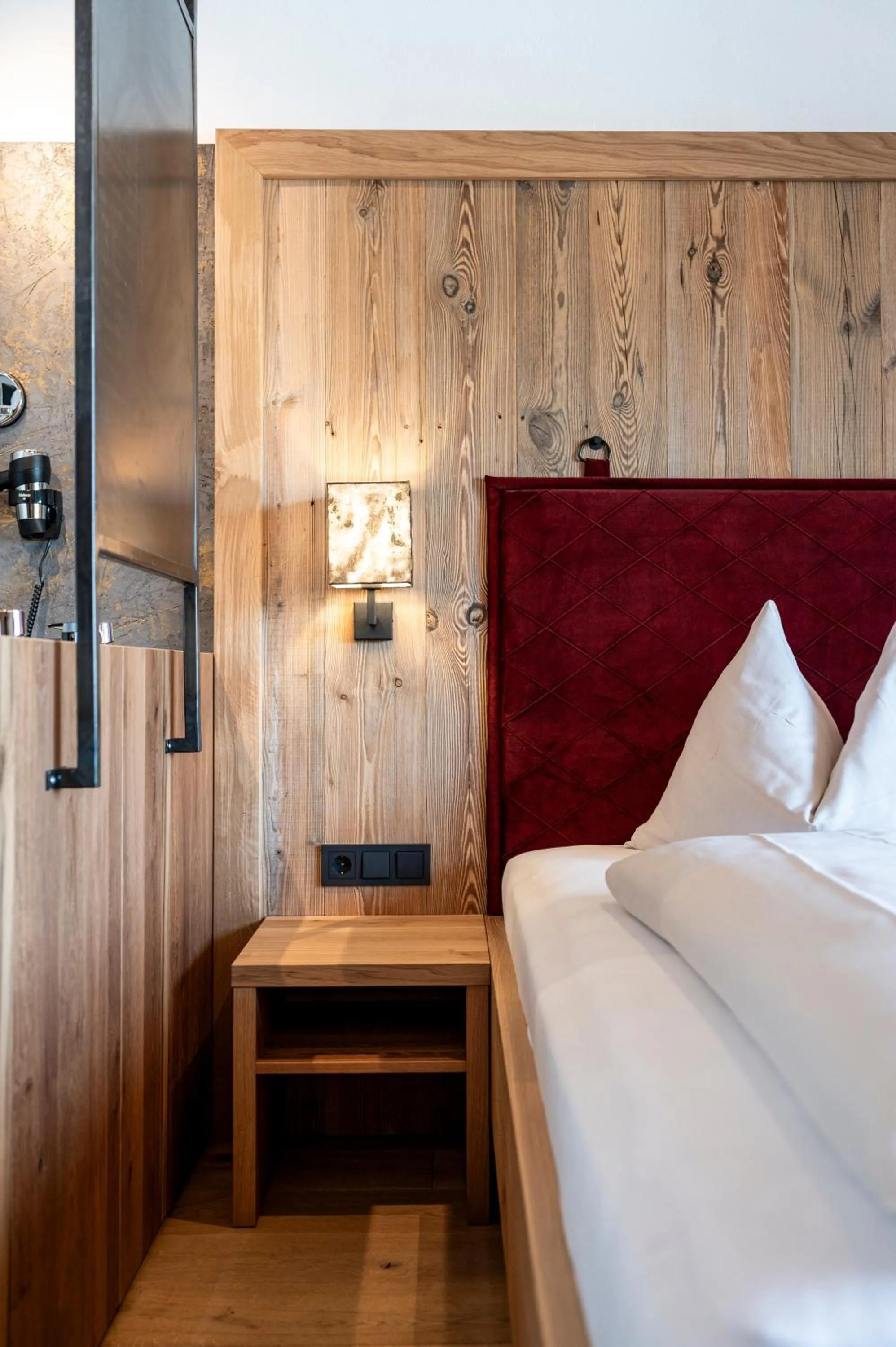 Bedroom, Bed in Hotel Almschlössl & Schrotteralm