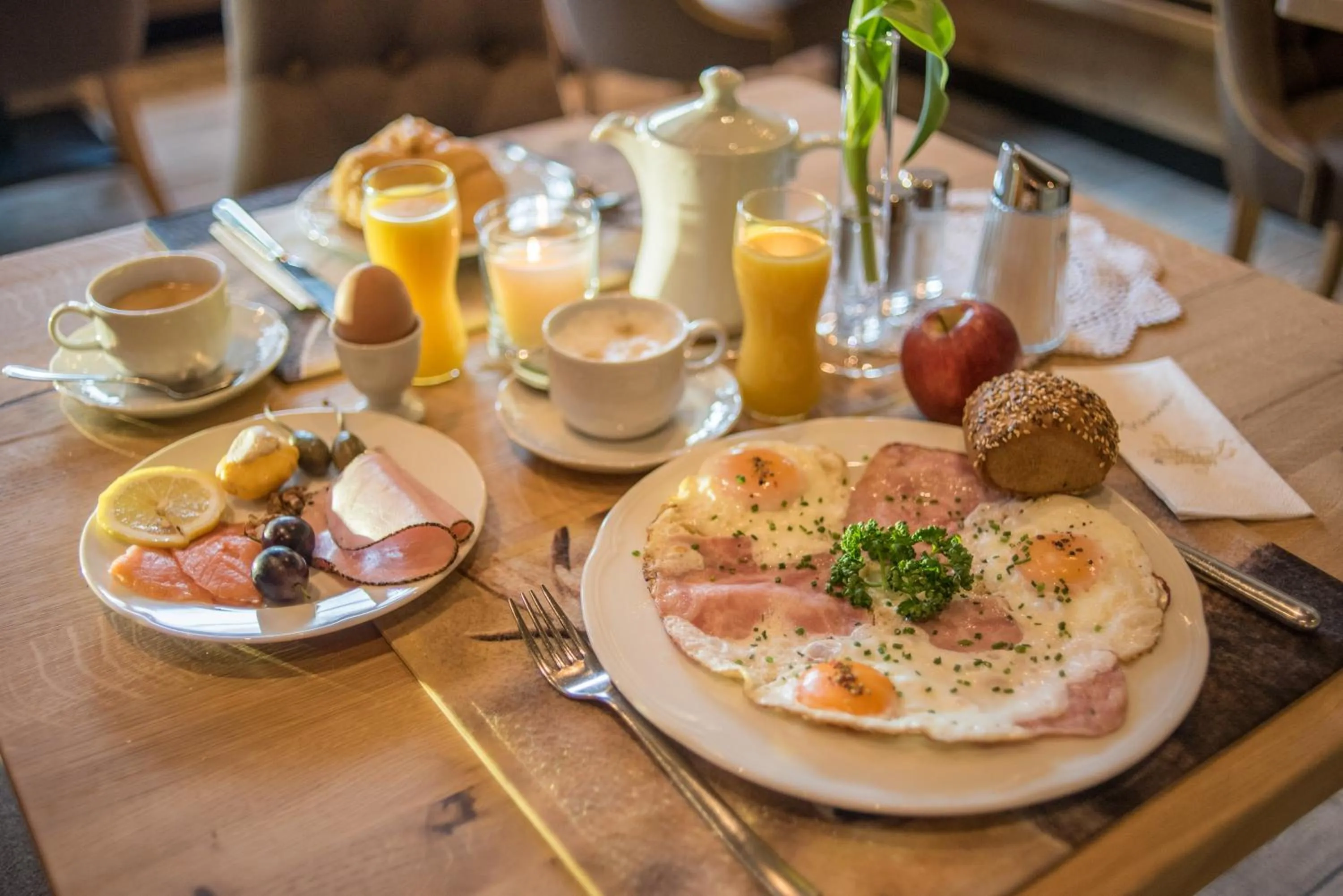 Buffet breakfast in Hotel Almschlössl & Schrotteralm