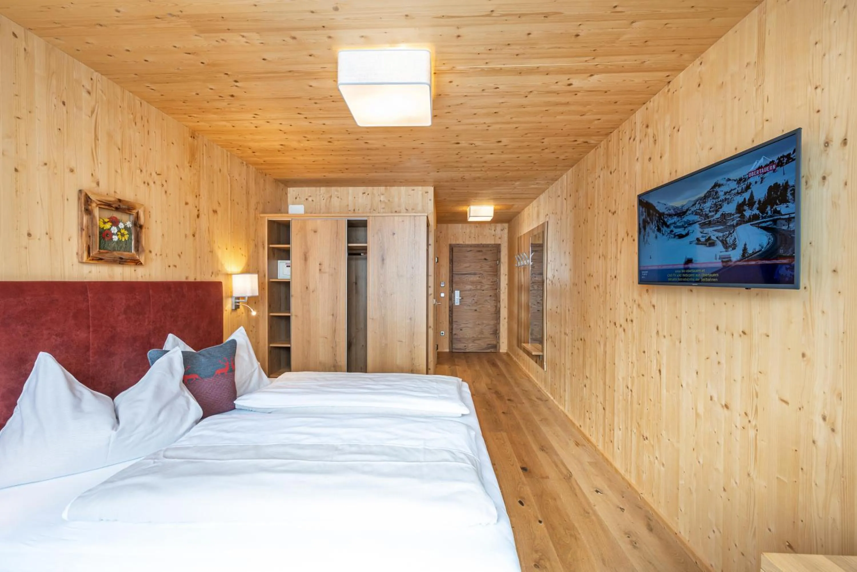 Bedroom, Bed in Hotel Almschlössl & Schrotteralm