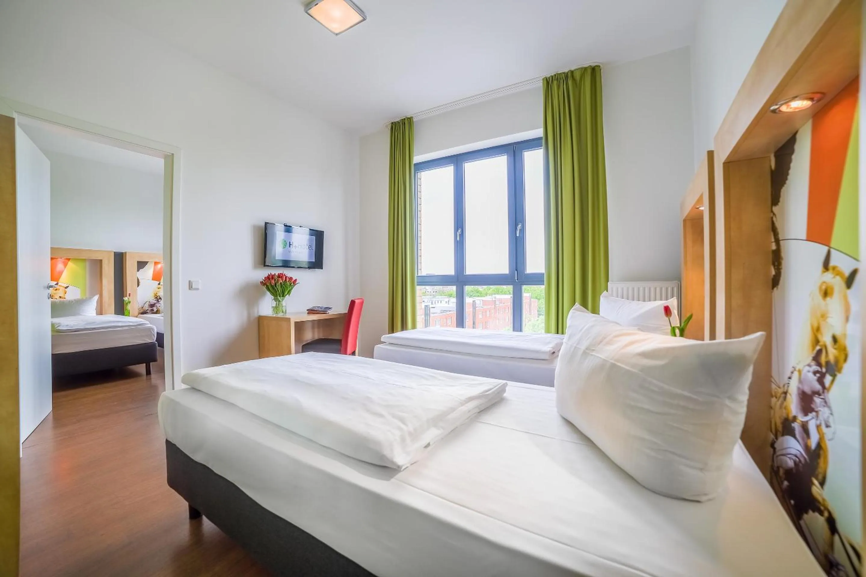 Bed in H+ Hotel 4Youth