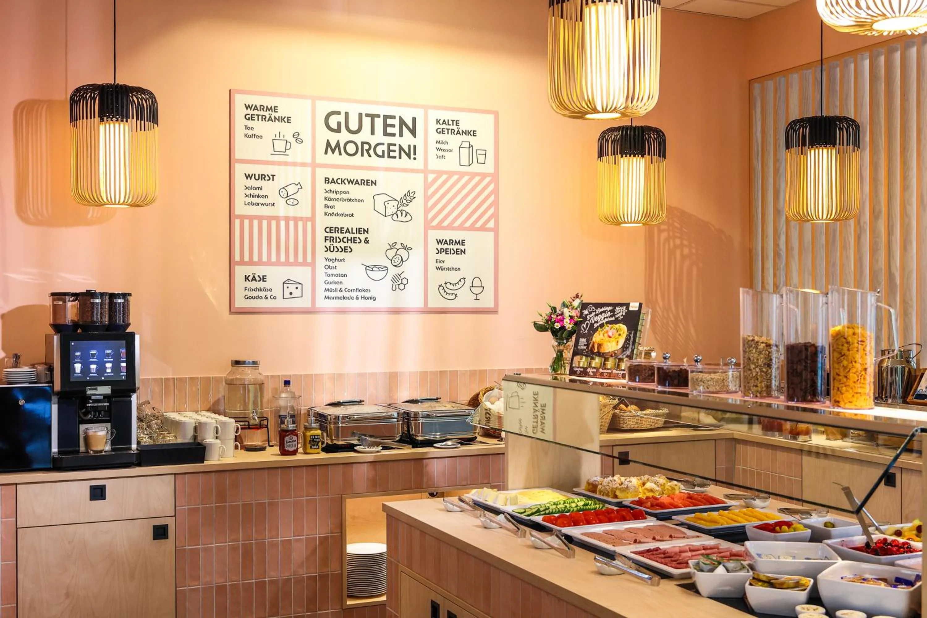 Breakfast in H+ Hotel 4Youth