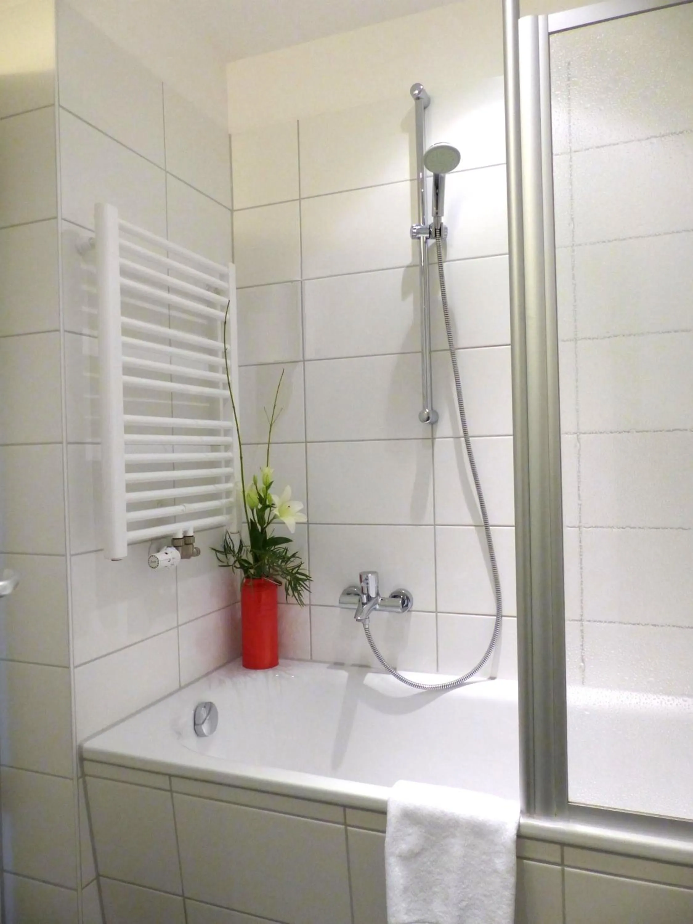 Bathroom in H+ Hotel 4Youth