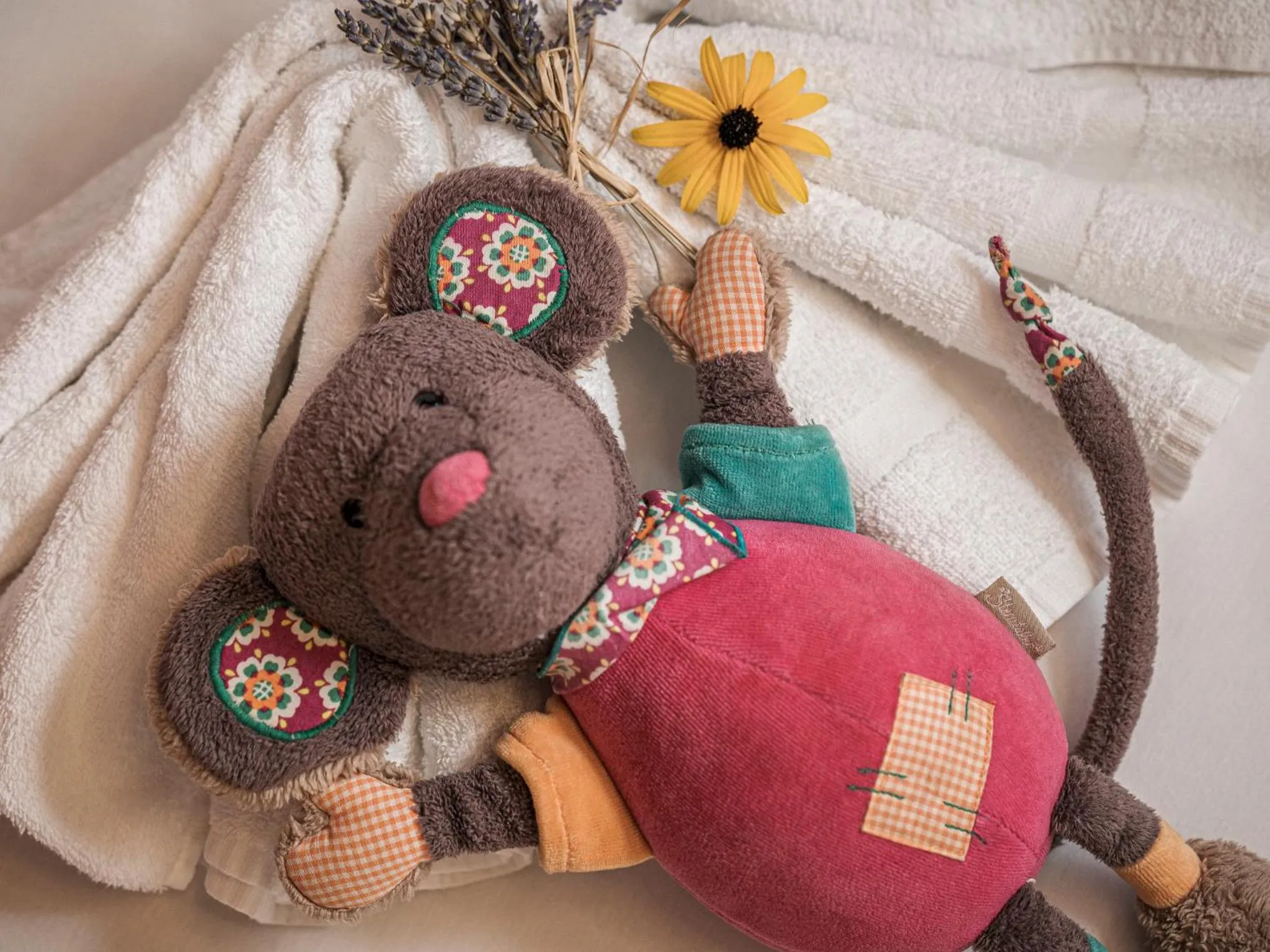 People in Apart Central – Premium Mountain&Garden