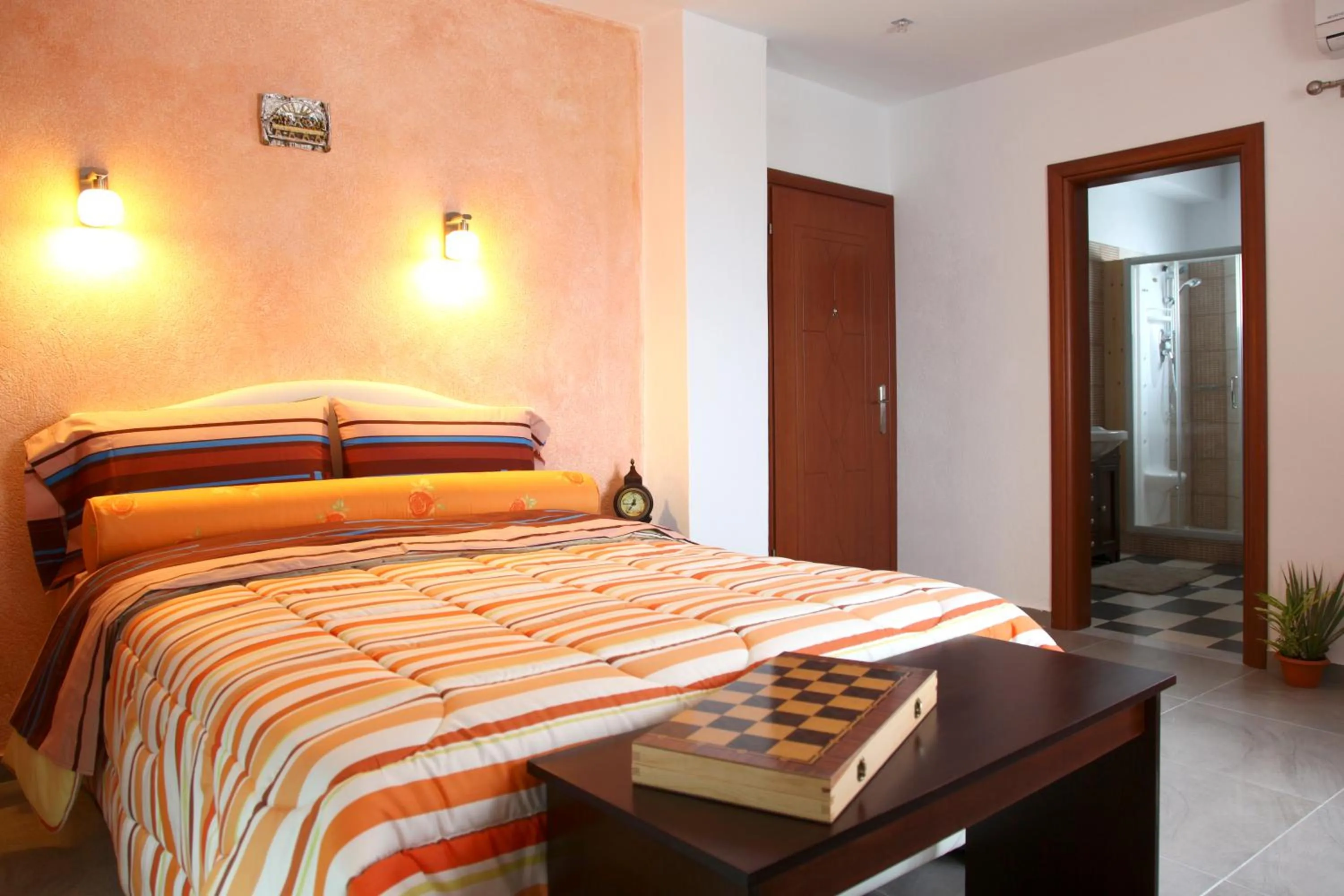 Photo of the whole room, Bed in Aegean Wave - Faros