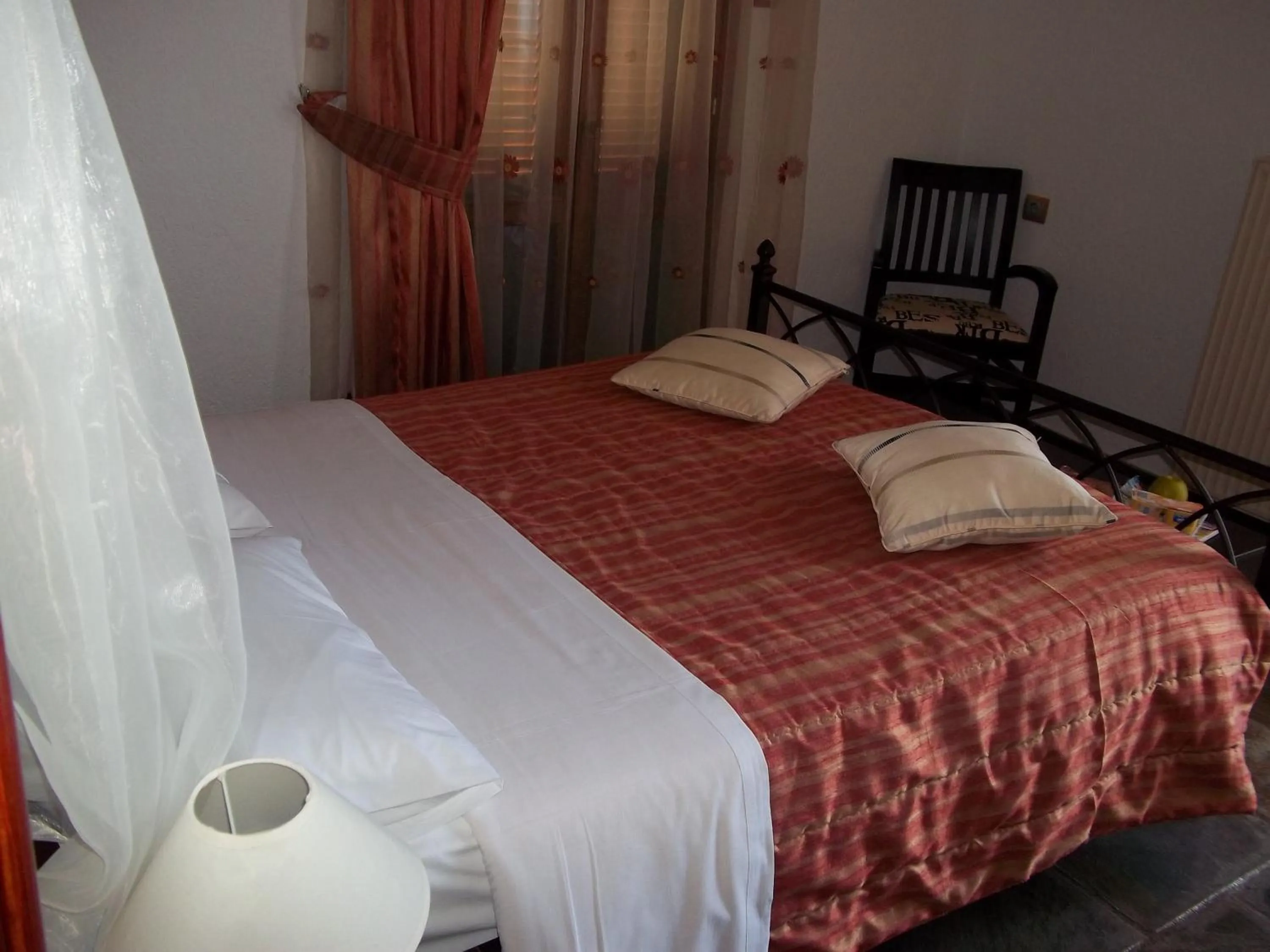 Photo of the whole room, Bed in Aegean Wave - Faros