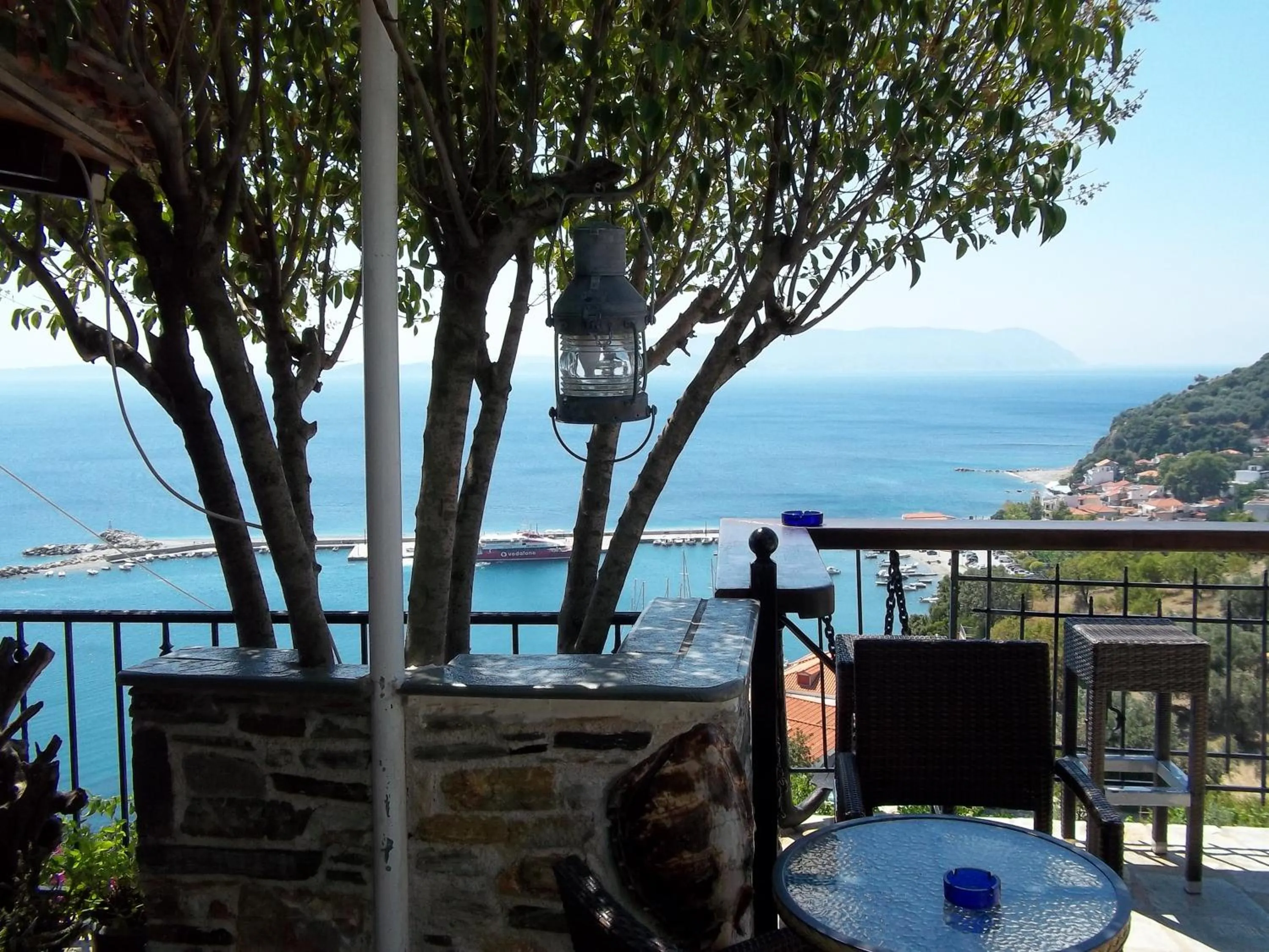 Restaurant/places to eat in Aegean Wave - Faros