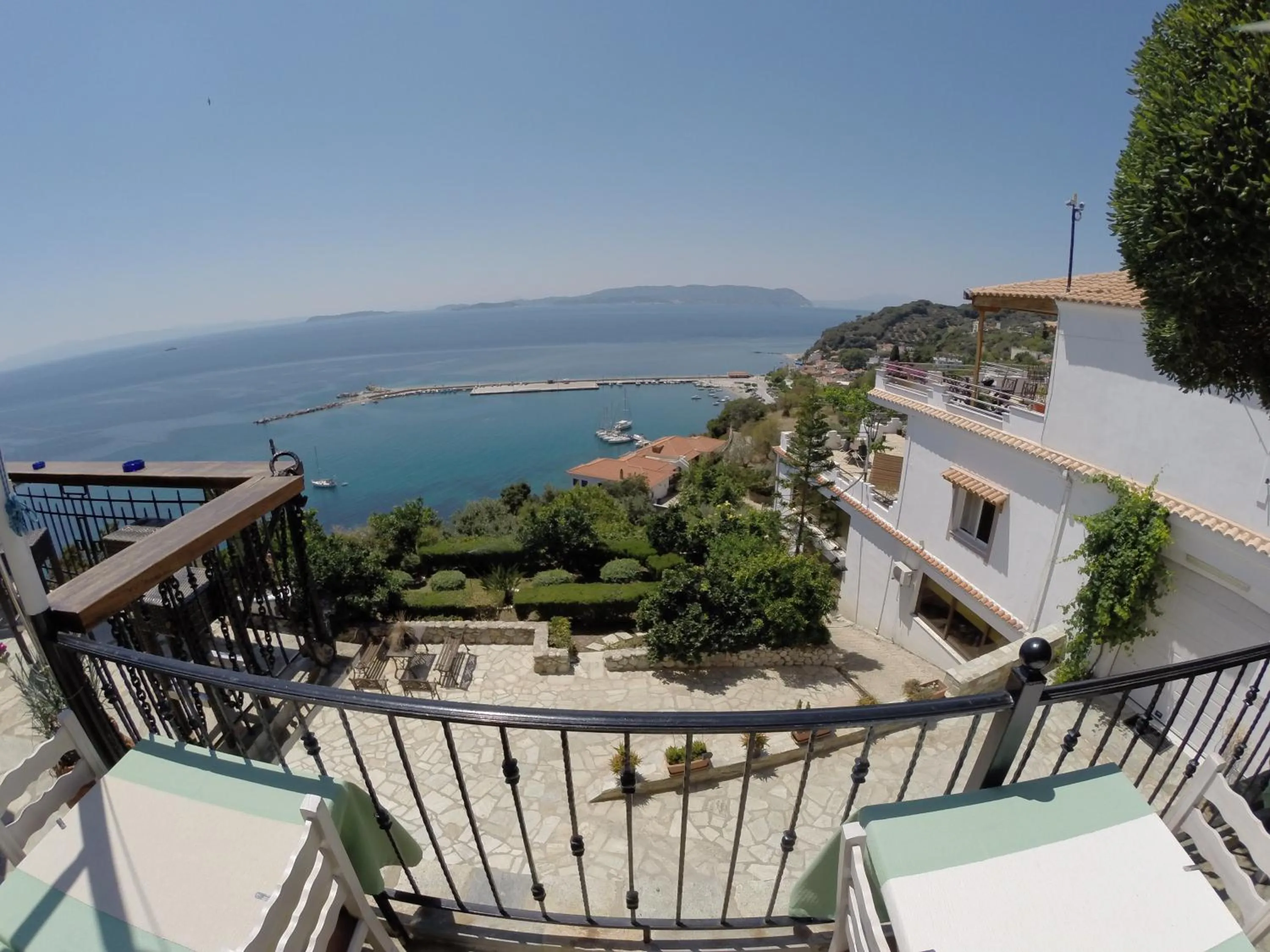 Property building in Aegean Wave - Faros