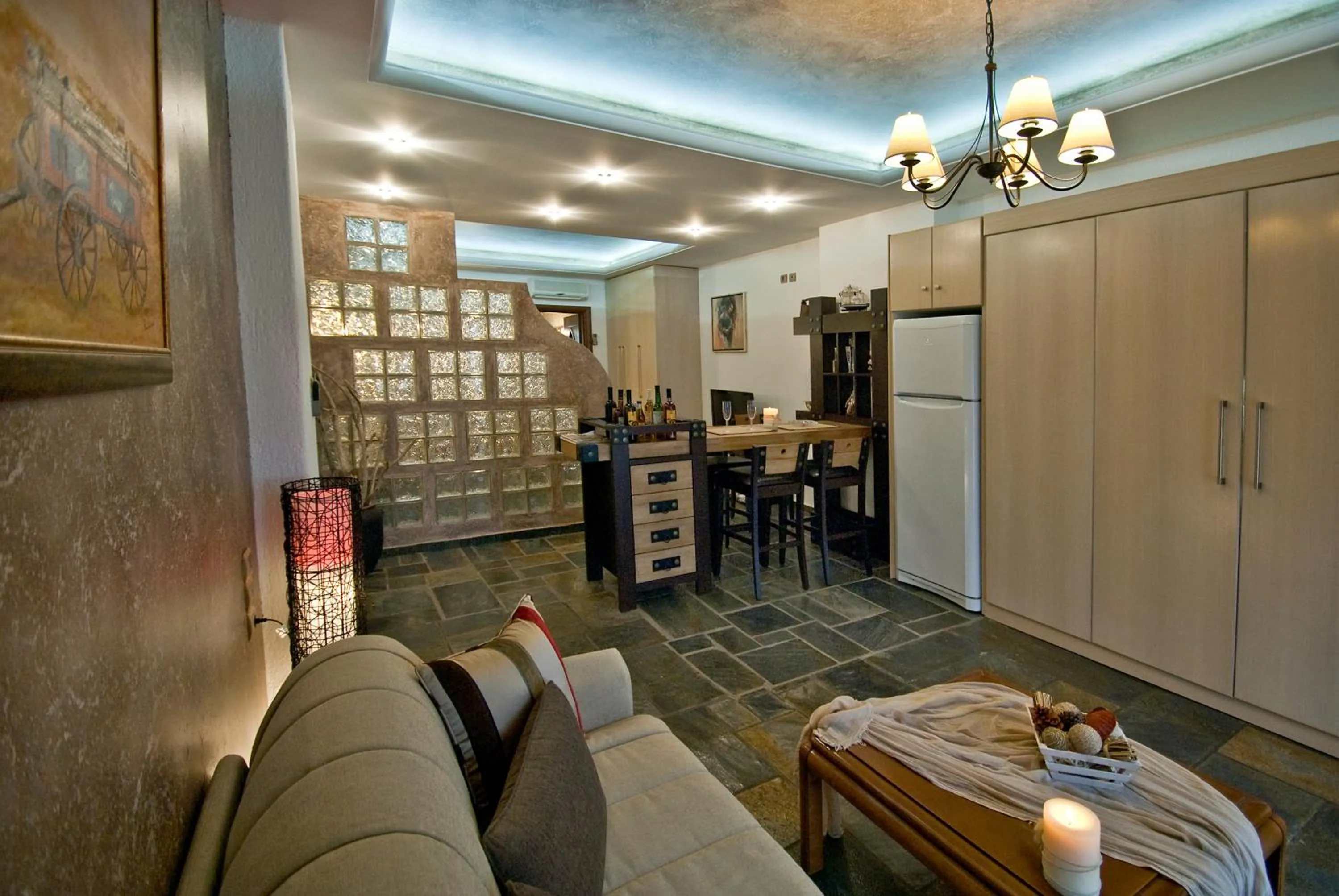 Photo of the whole room in Aegean Wave - Faros