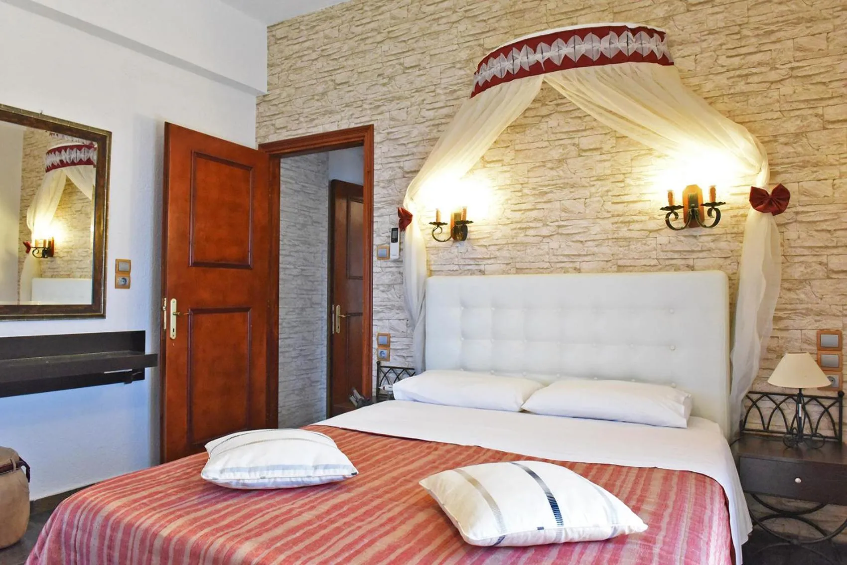 Photo of the whole room, Bed in Aegean Wave - Faros