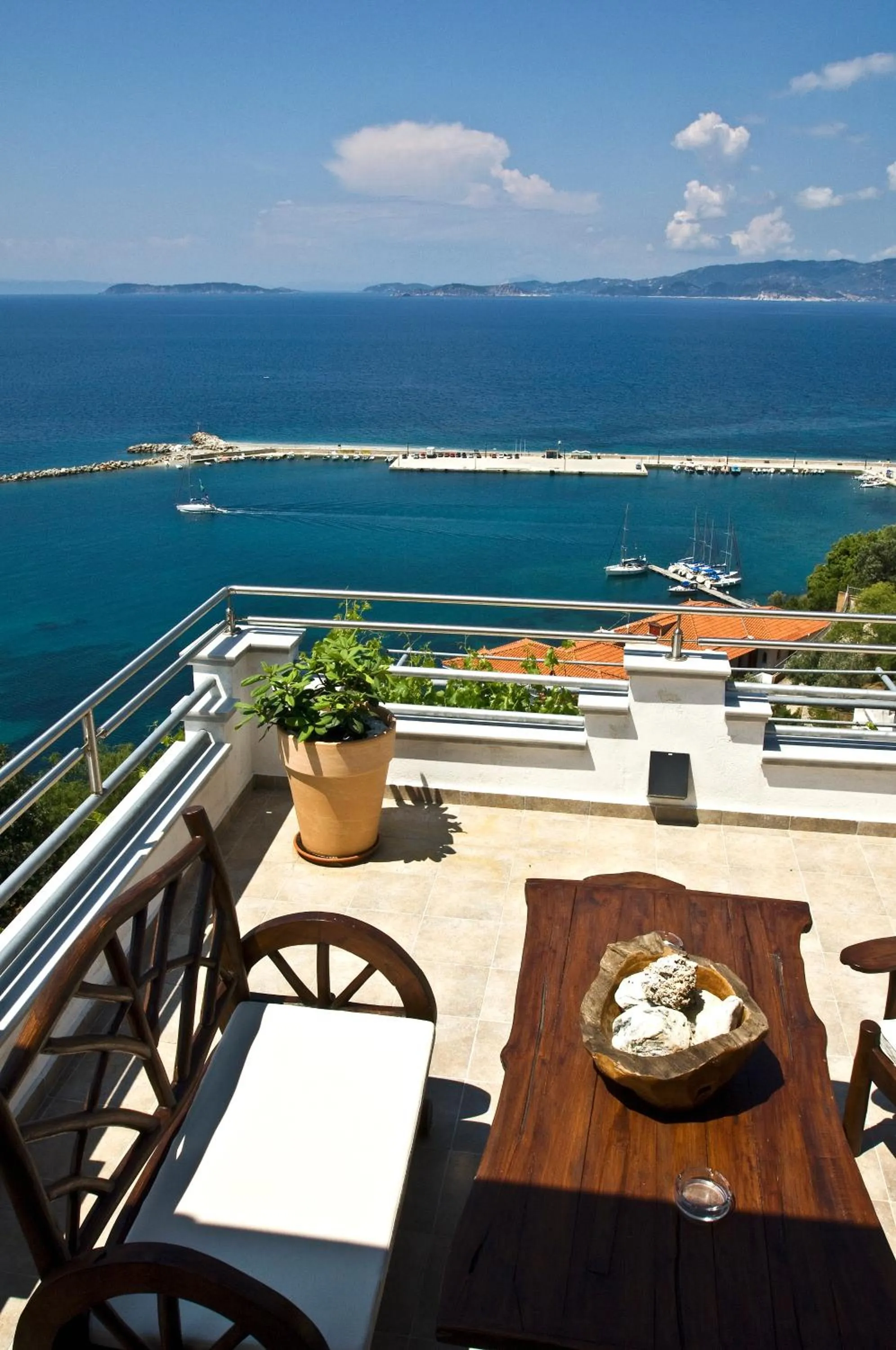 Natural landscape in Aegean Wave - Faros