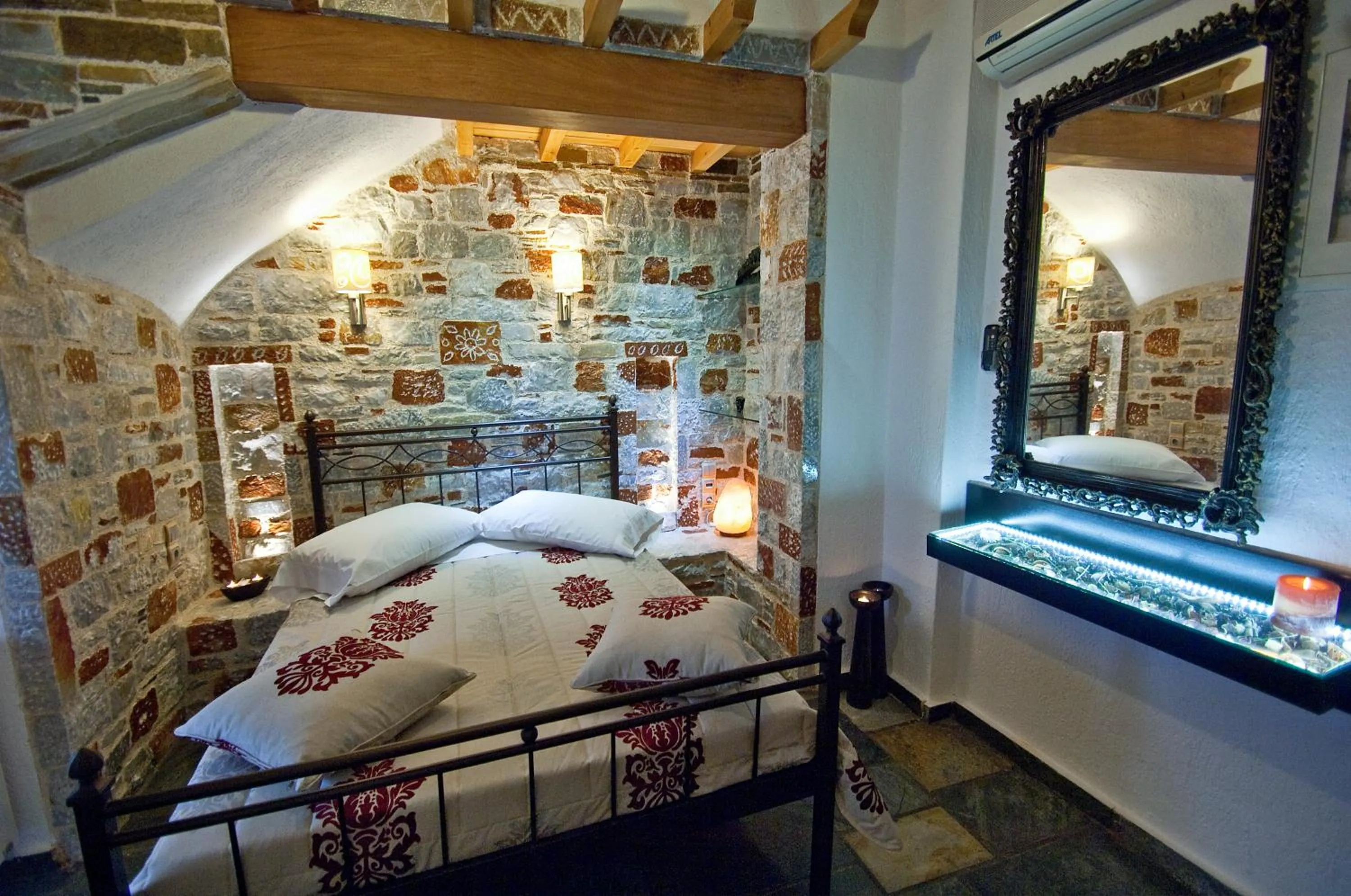 Bedroom, Bed in Aegean Wave - Faros