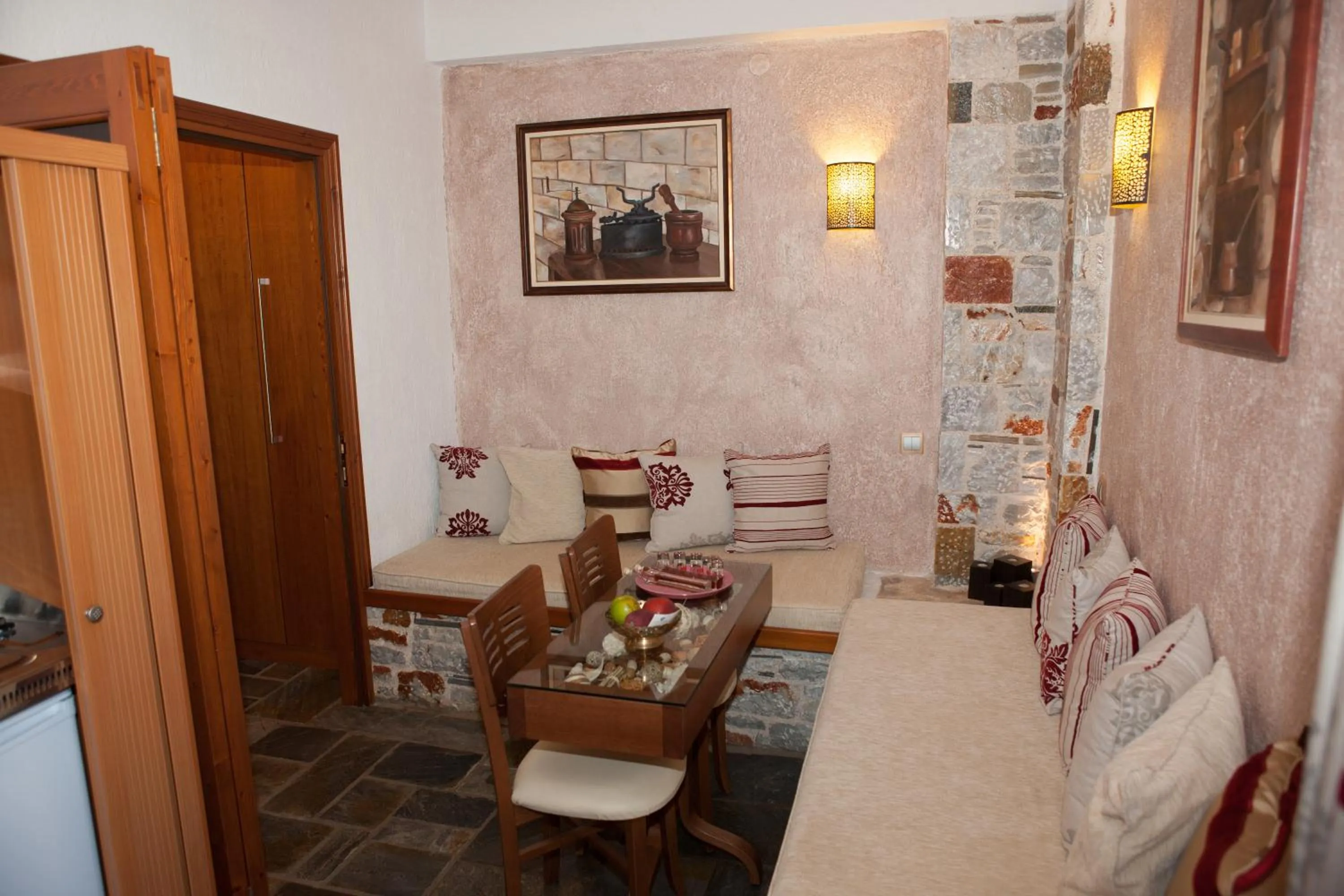 Restaurant/places to eat in Aegean Wave - Faros