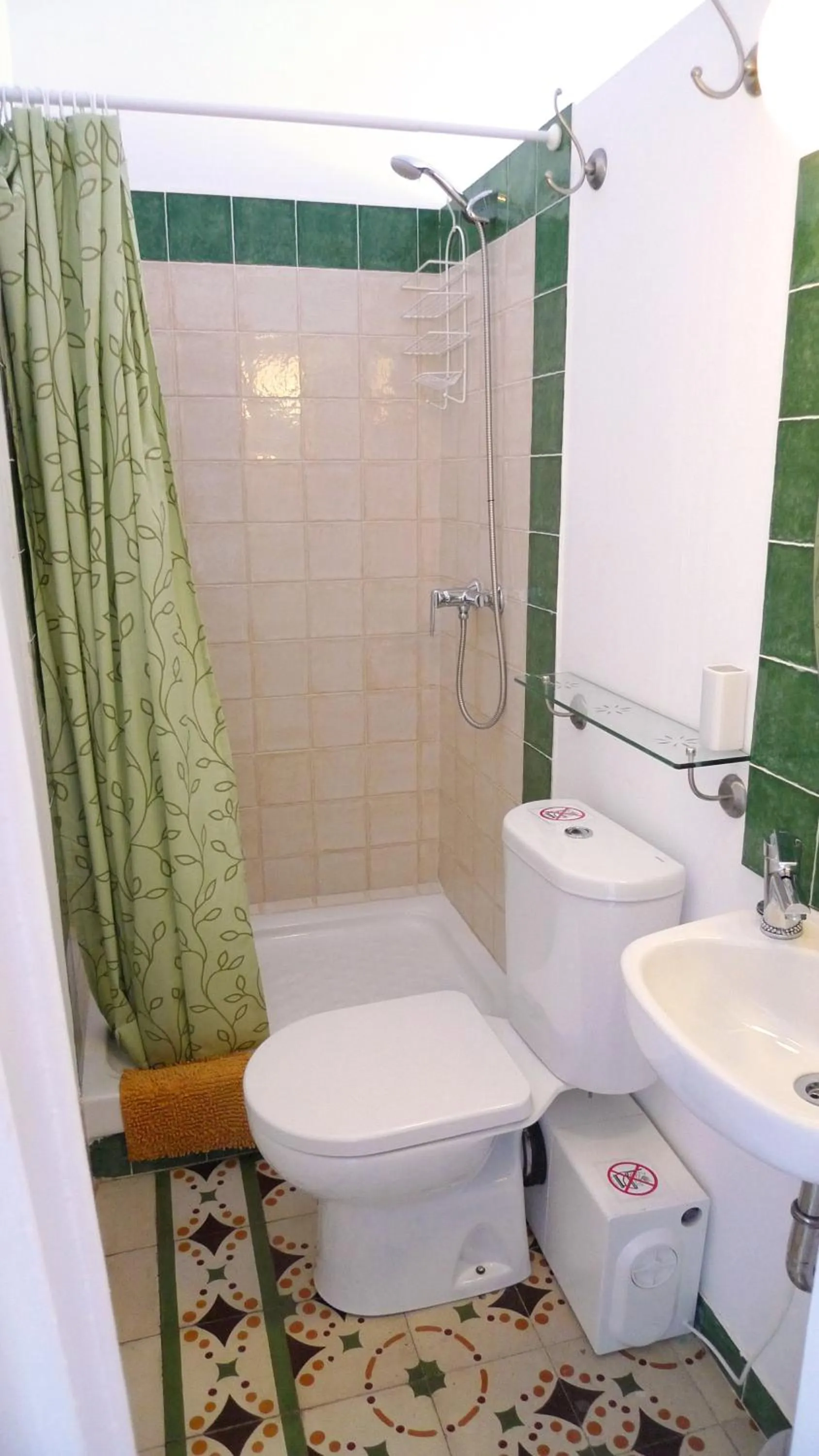 Bathroom in Villa Alicia Guest House