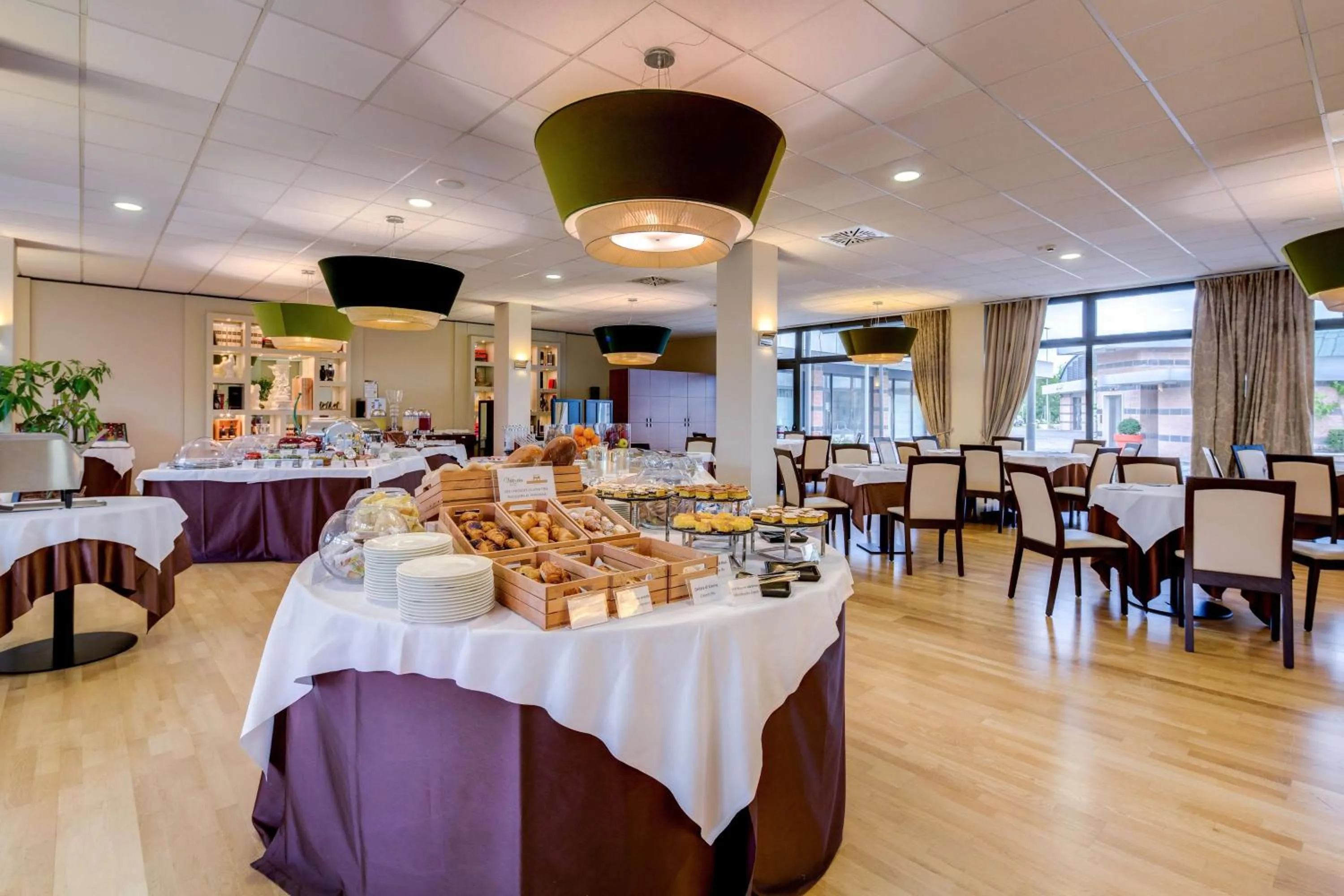 Breakfast in Best Western Plus Hotel Expo