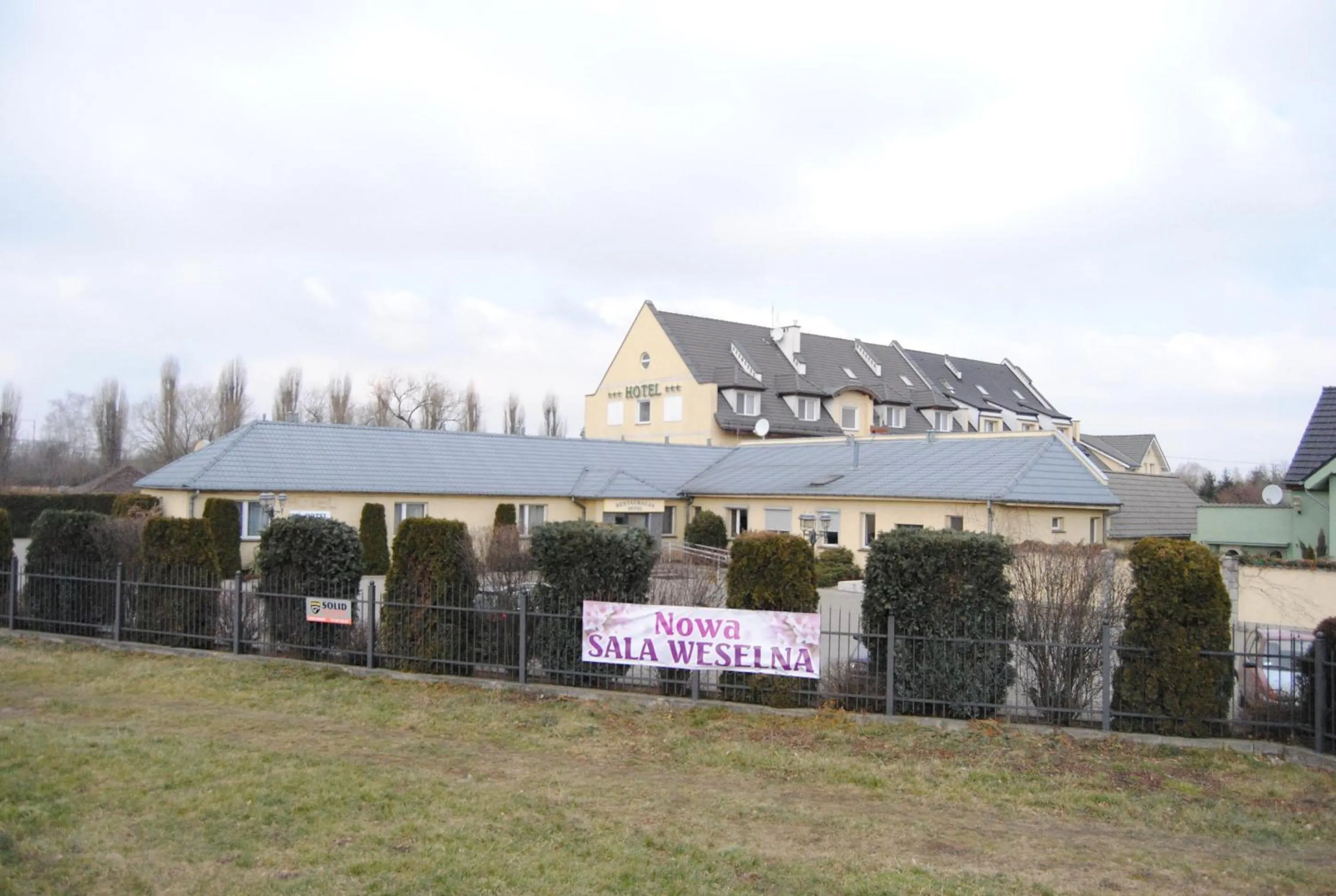 Facade/entrance in Hotel pod Wierzba