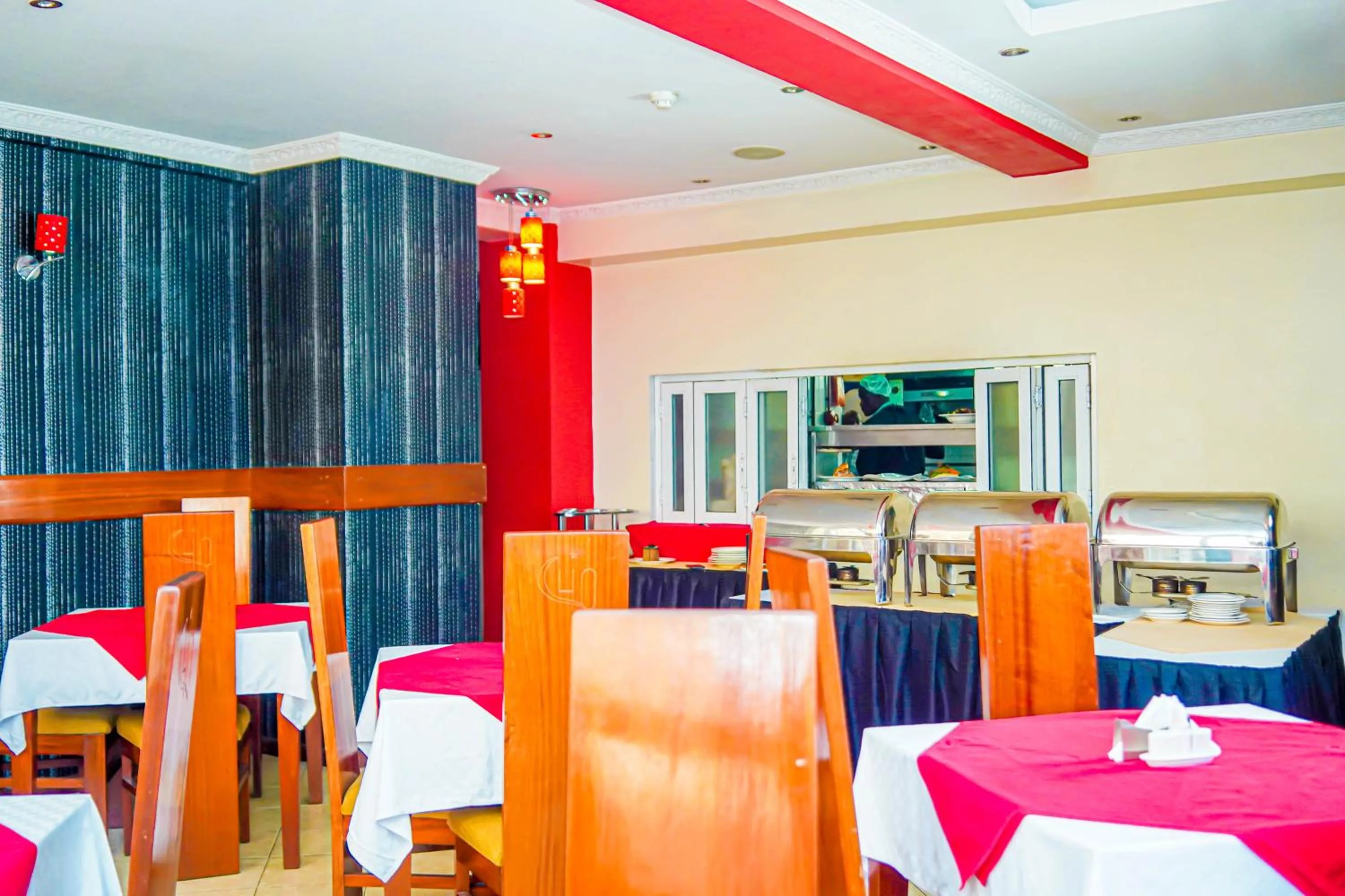 Restaurant/places to eat in After 40 Hotel