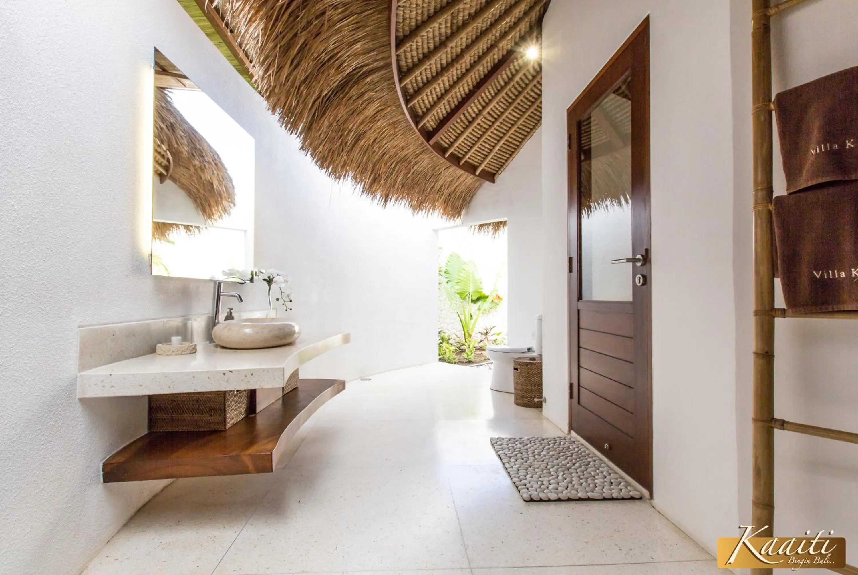 Property building in Villa Kaaiti