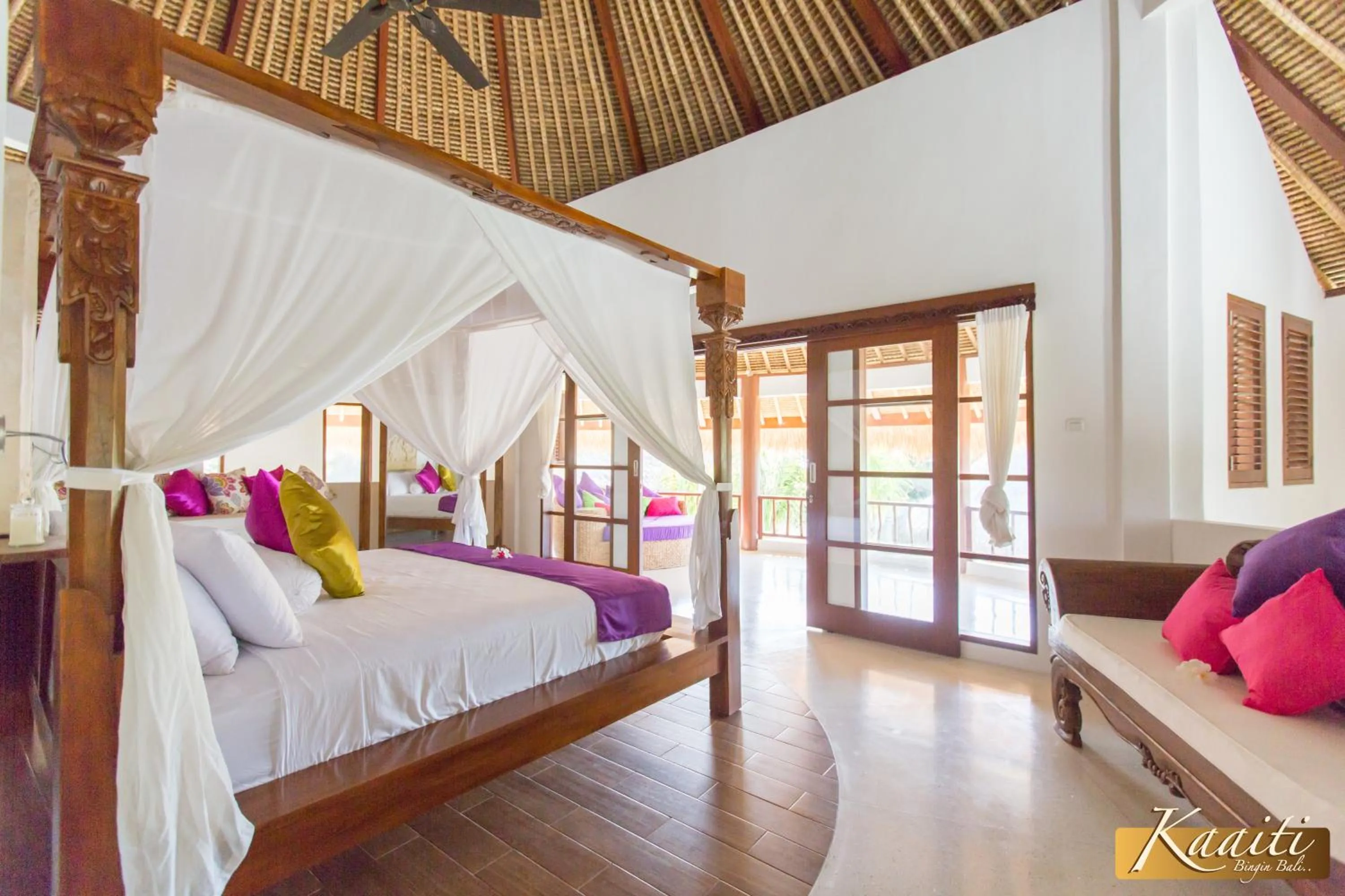 Day, Bed in Villa Kaaiti