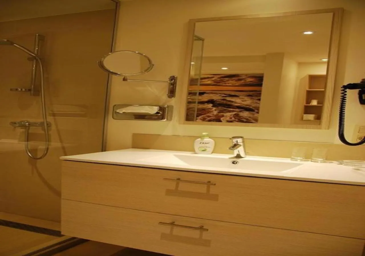 Shower in Hotel Rubens