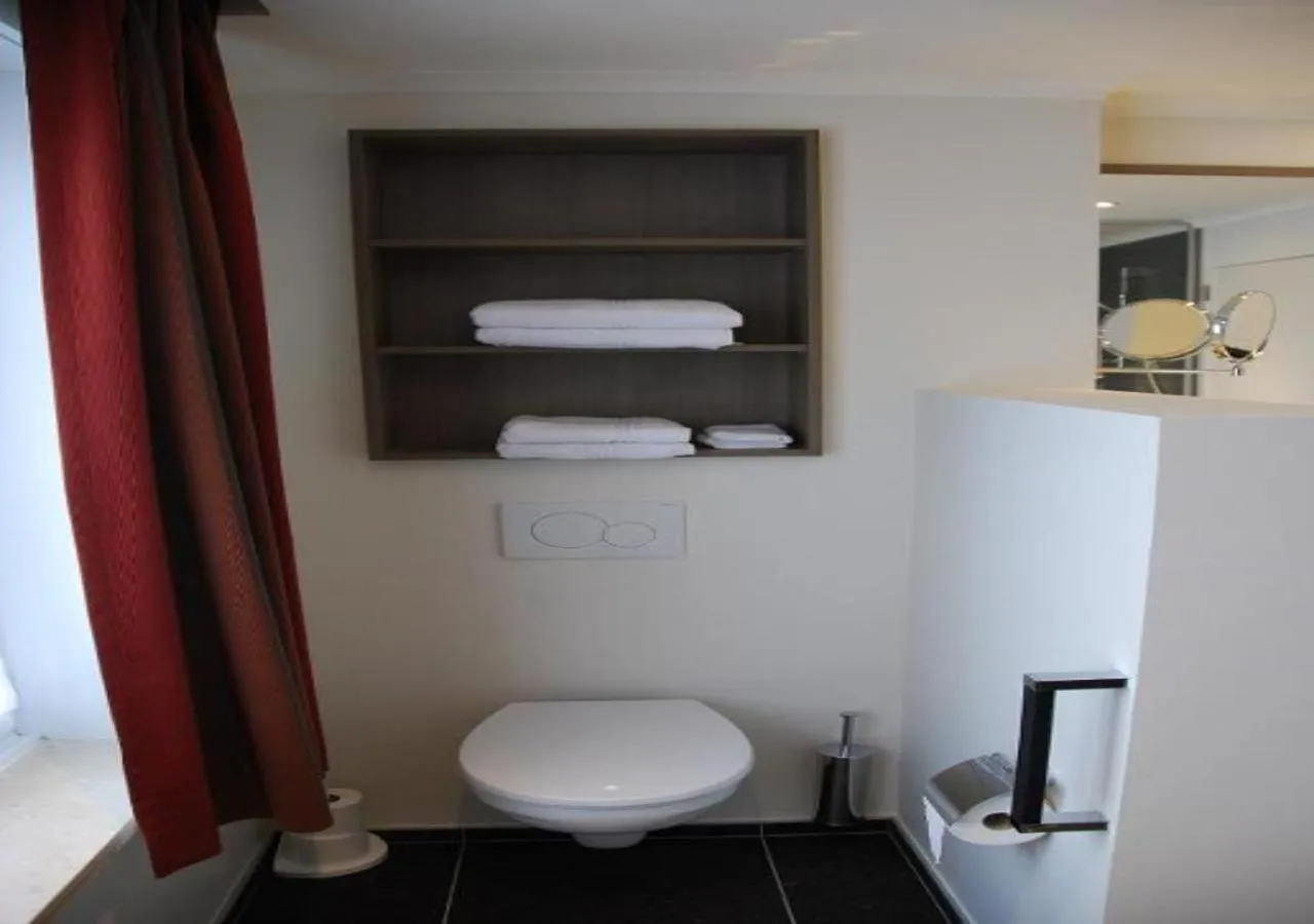 Toilet in Hotel Rubens