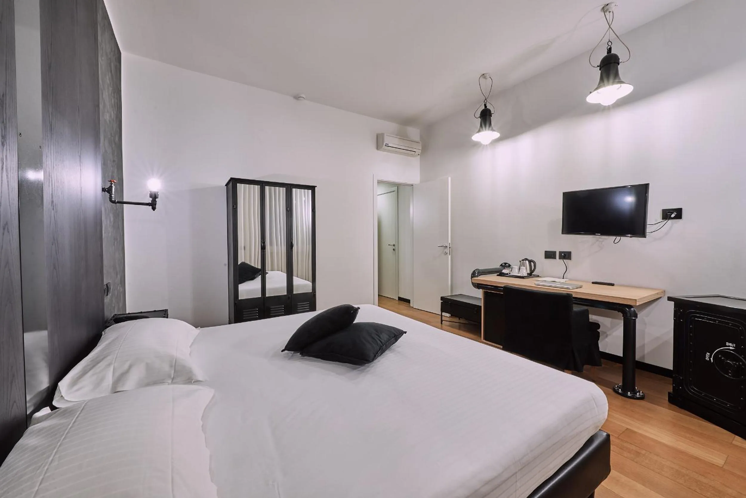 Bed in Hotel Miramonti