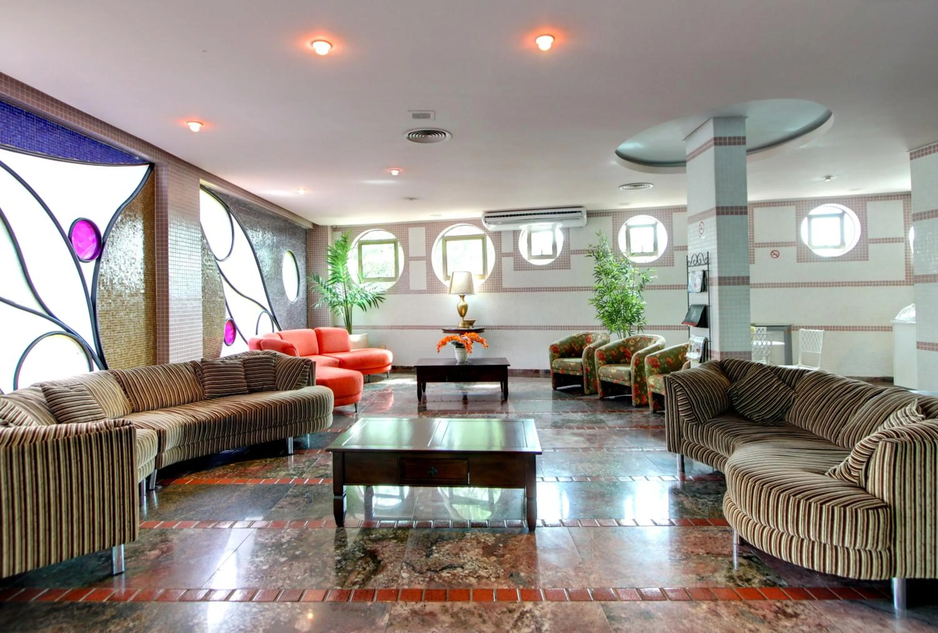 Communal lounge/ TV room in Falls Galli Hotel