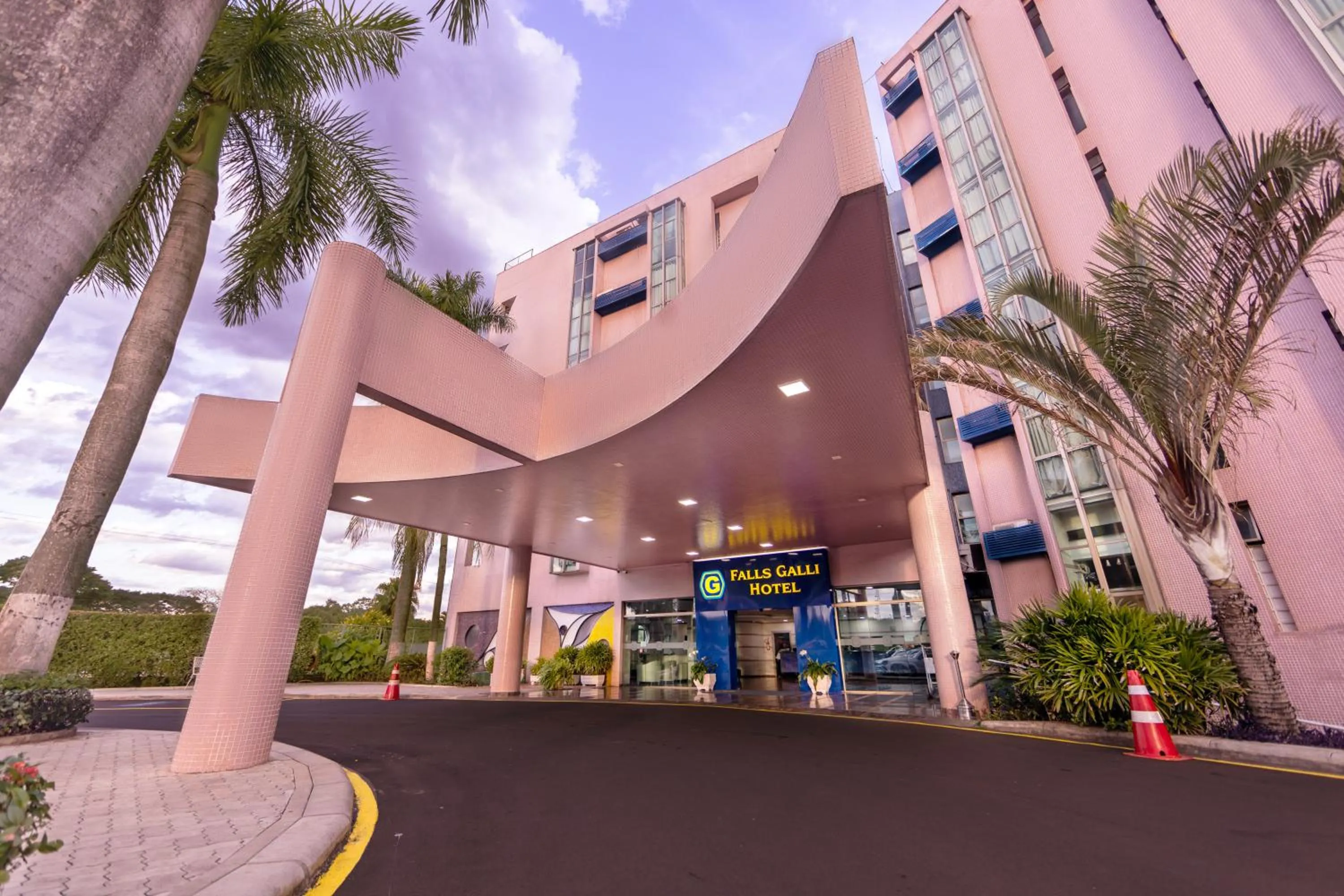 Property building in Falls Galli Hotel