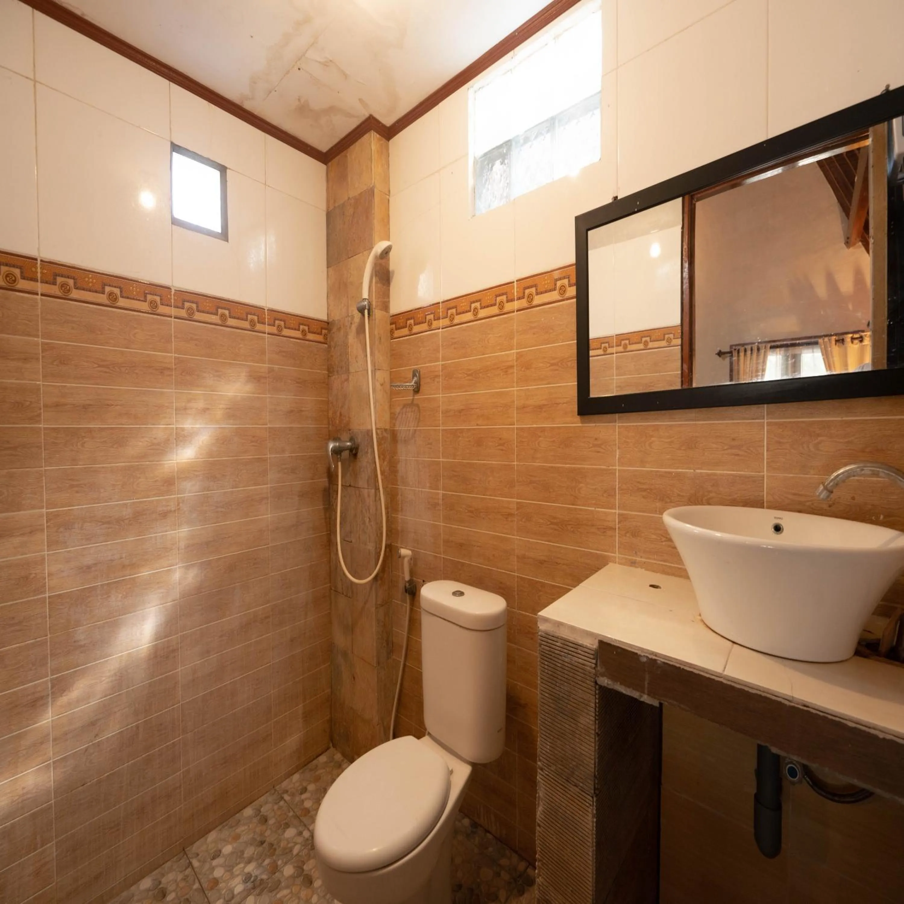 Bathroom in RedDoorz at Ocean 2 Gili Trawangan