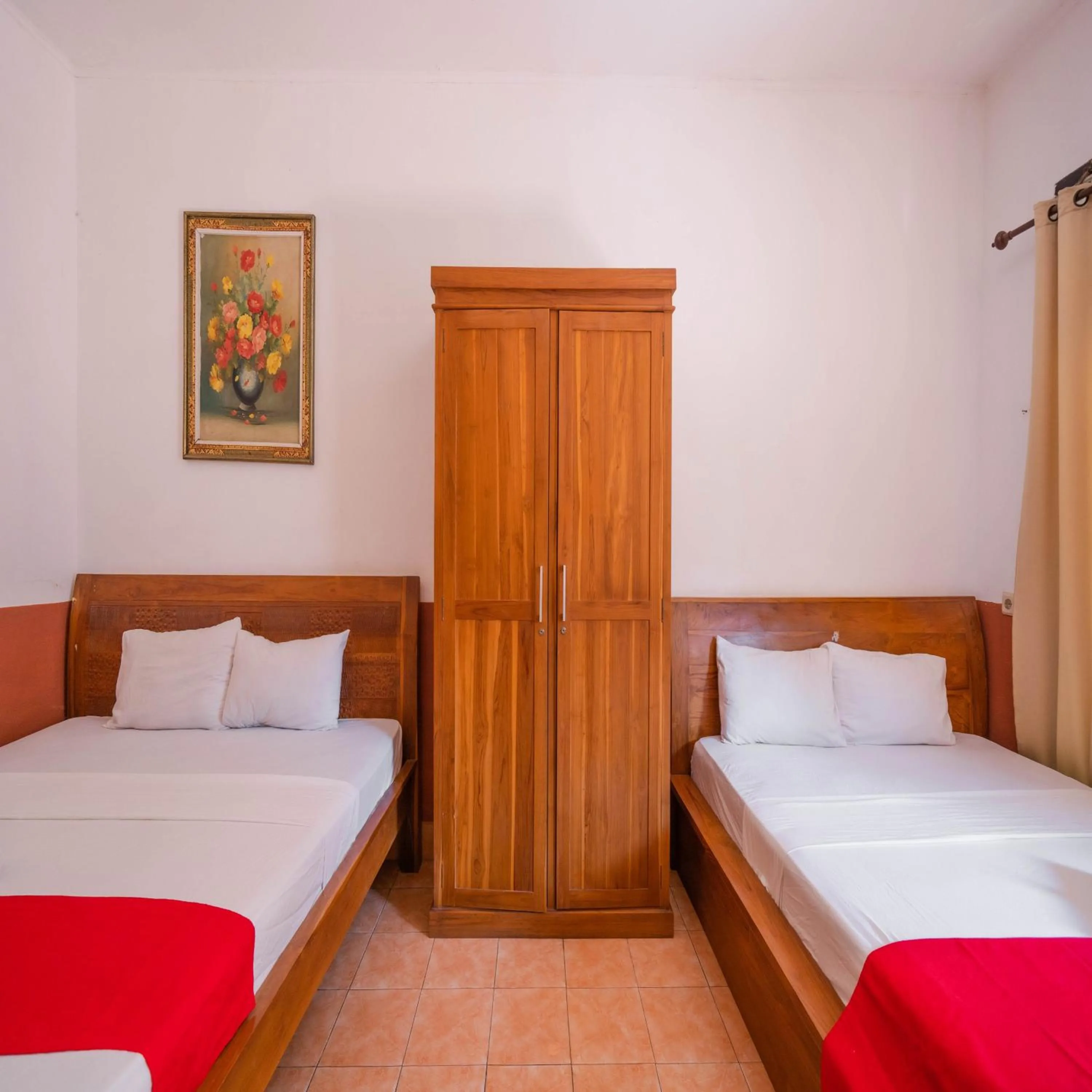 Bedroom, Bed in RedDoorz at Ocean 2 Gili Trawangan