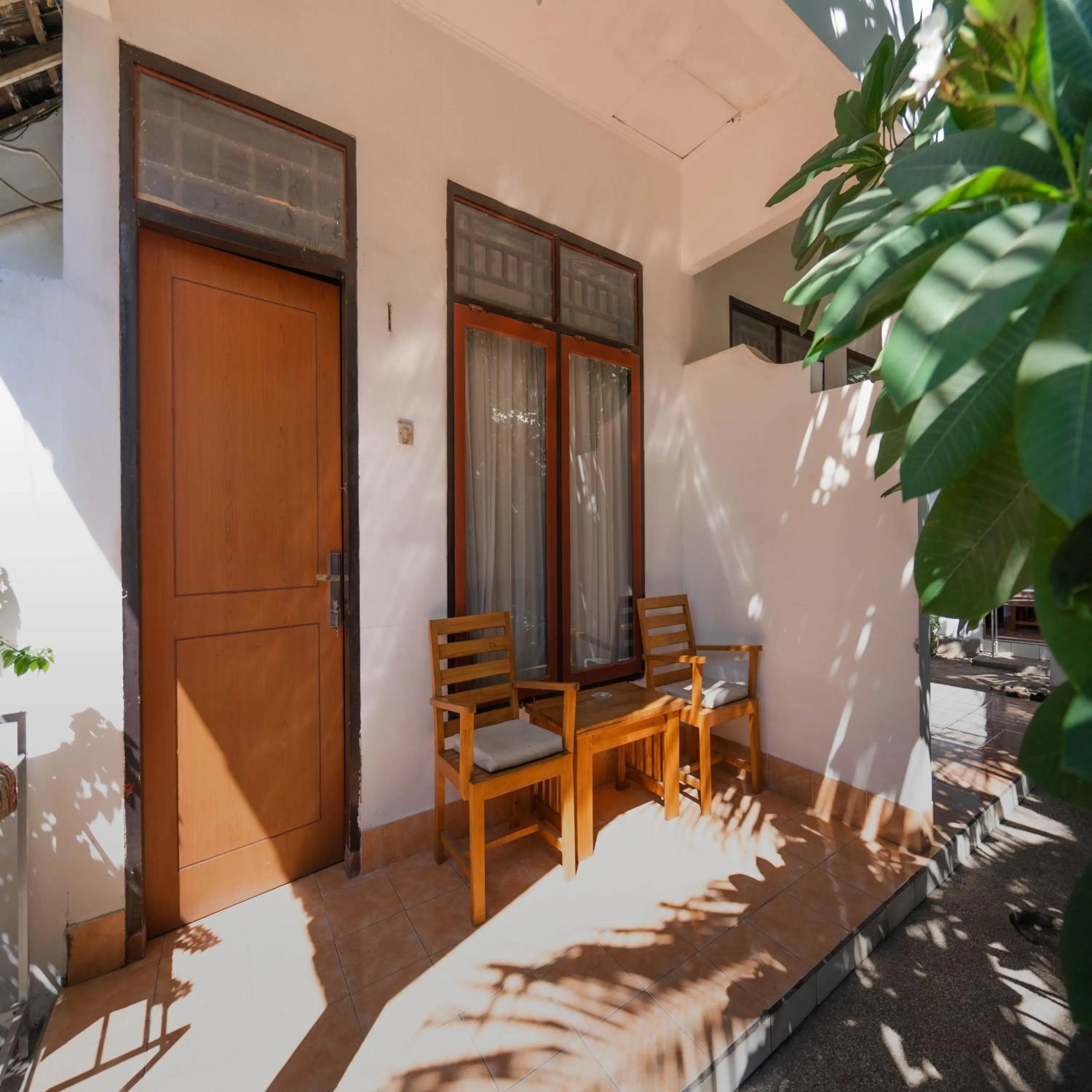 Seating area in RedDoorz at Ocean 2 Gili Trawangan
