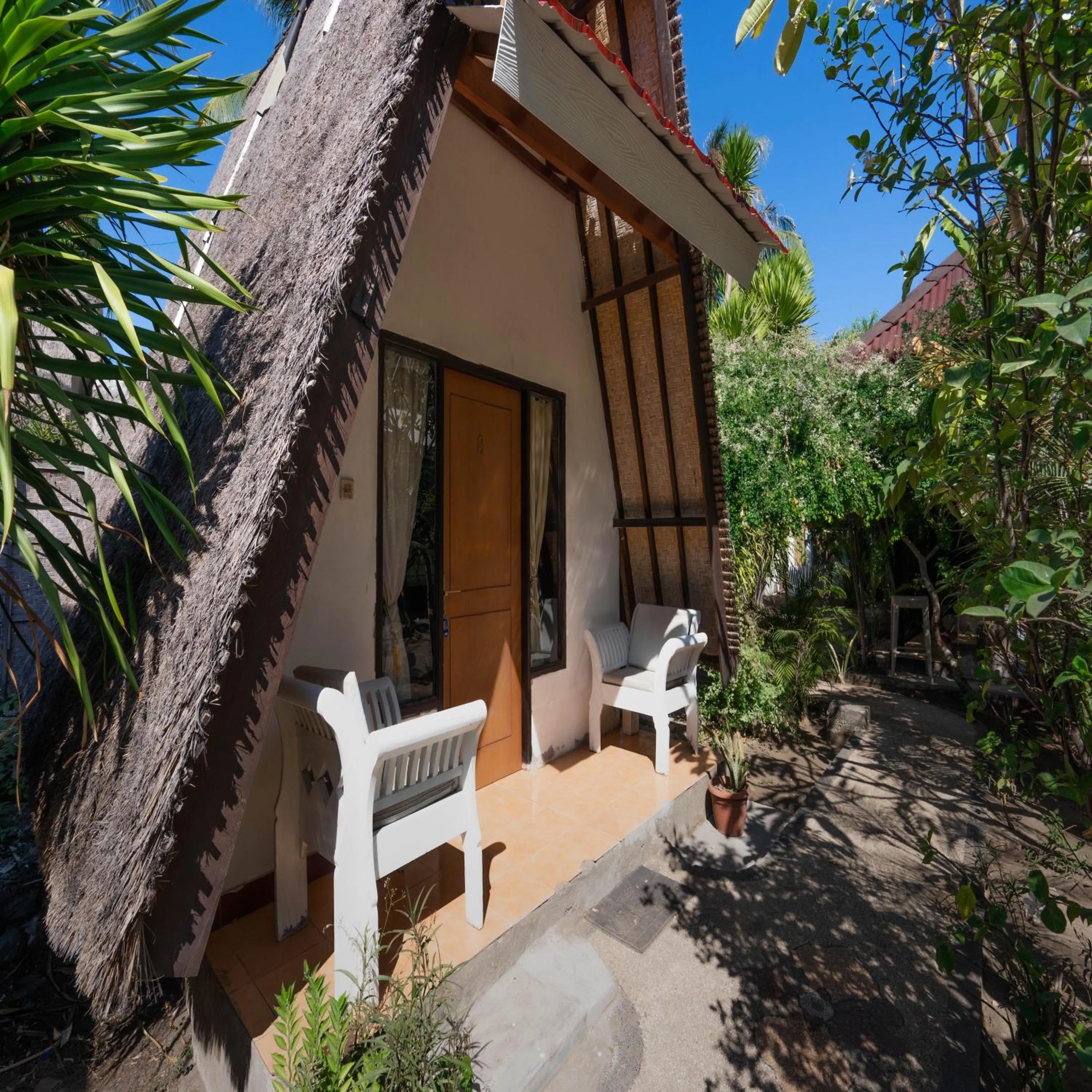 Seating area in RedDoorz at Ocean 2 Gili Trawangan