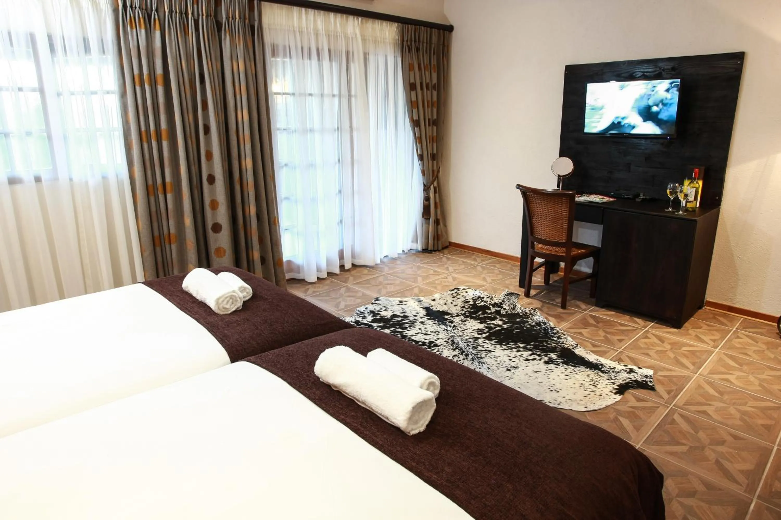 TV and multimedia, Bed in Woodlands Guest House