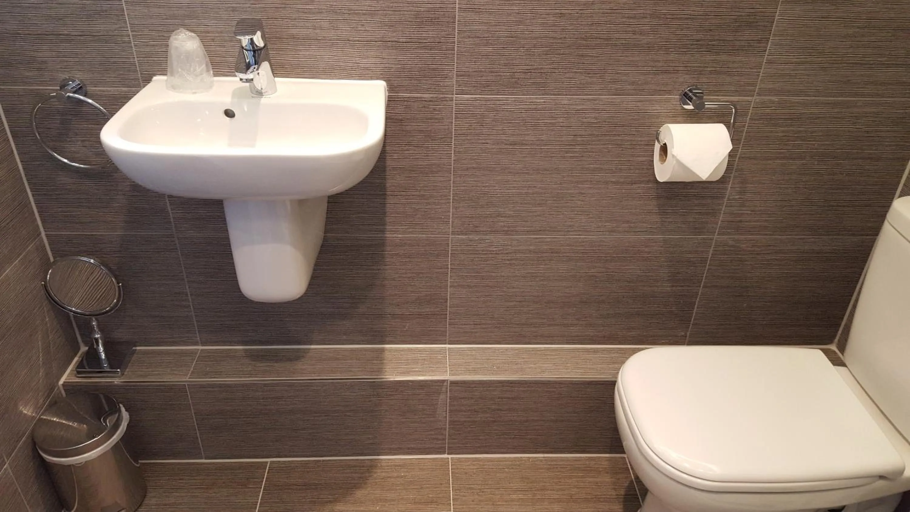 Toilet in Red Brighton Blue