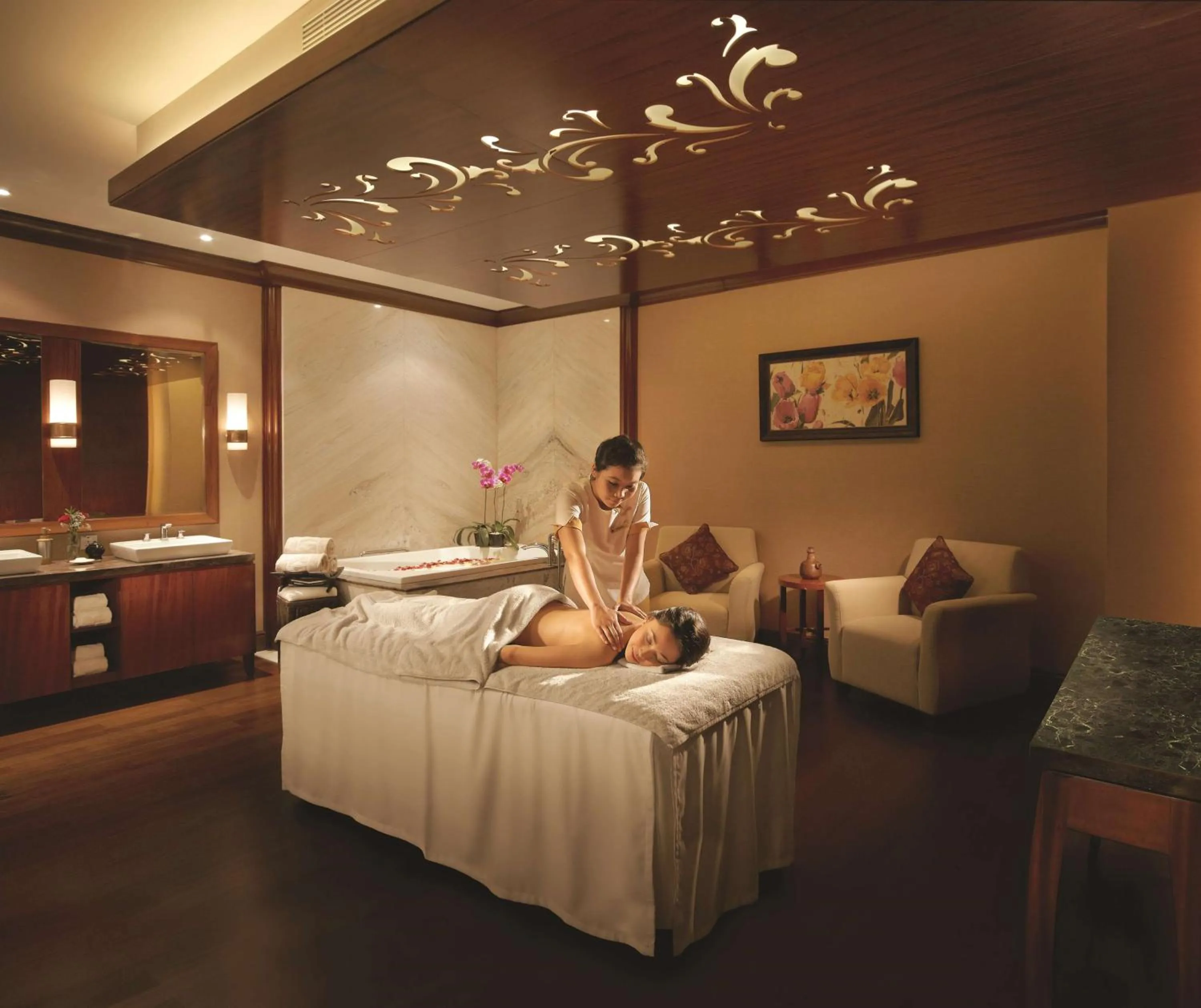 Spa and wellness centre/facilities, Bed in Shangri-La Jakarta