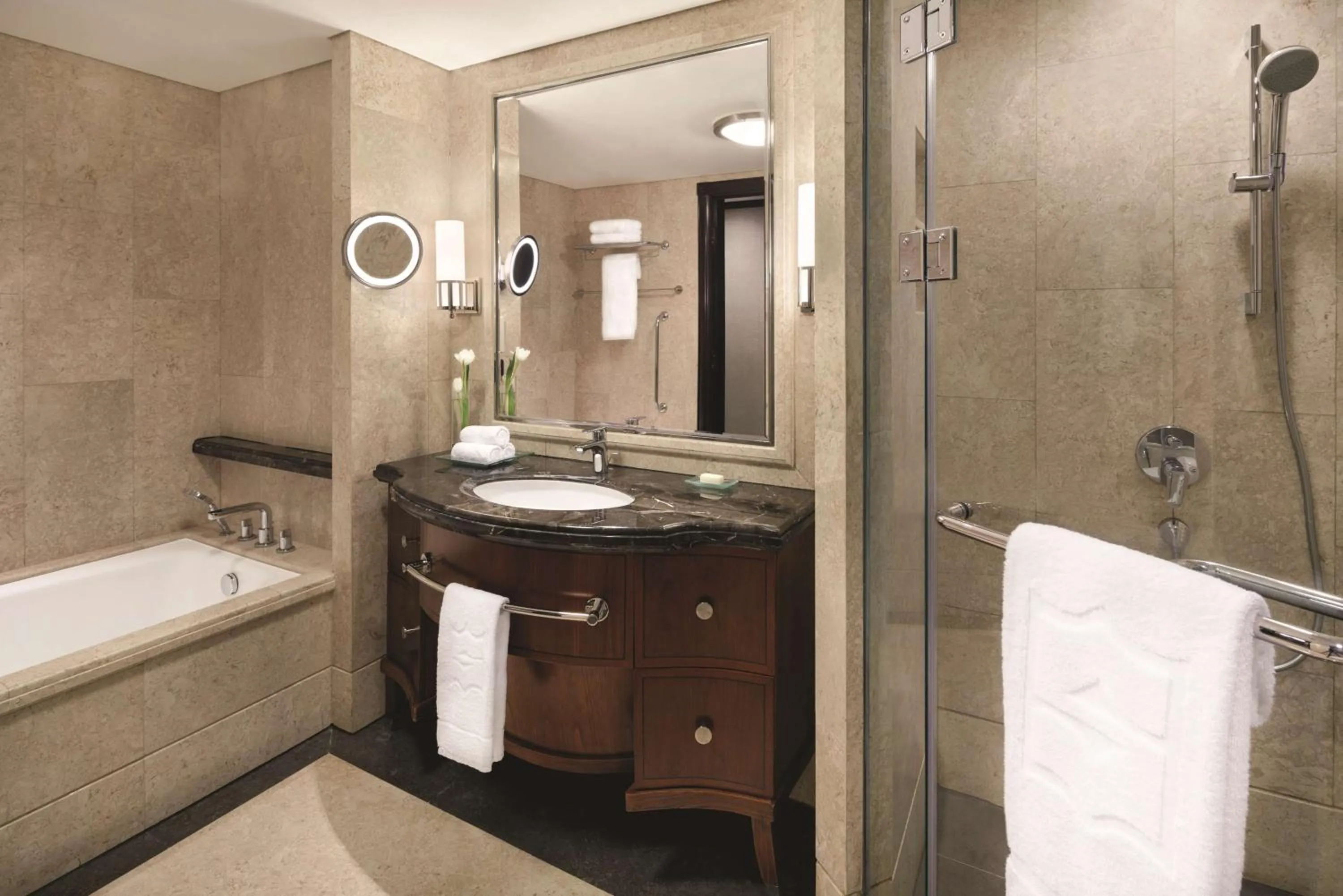 Bedroom in Shangri-La Jakarta