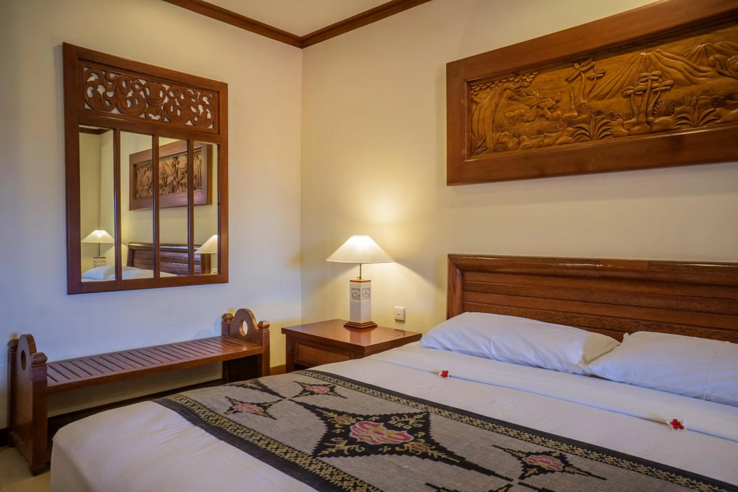 Bedroom, Bed in Grand Balisani Suites Hotel