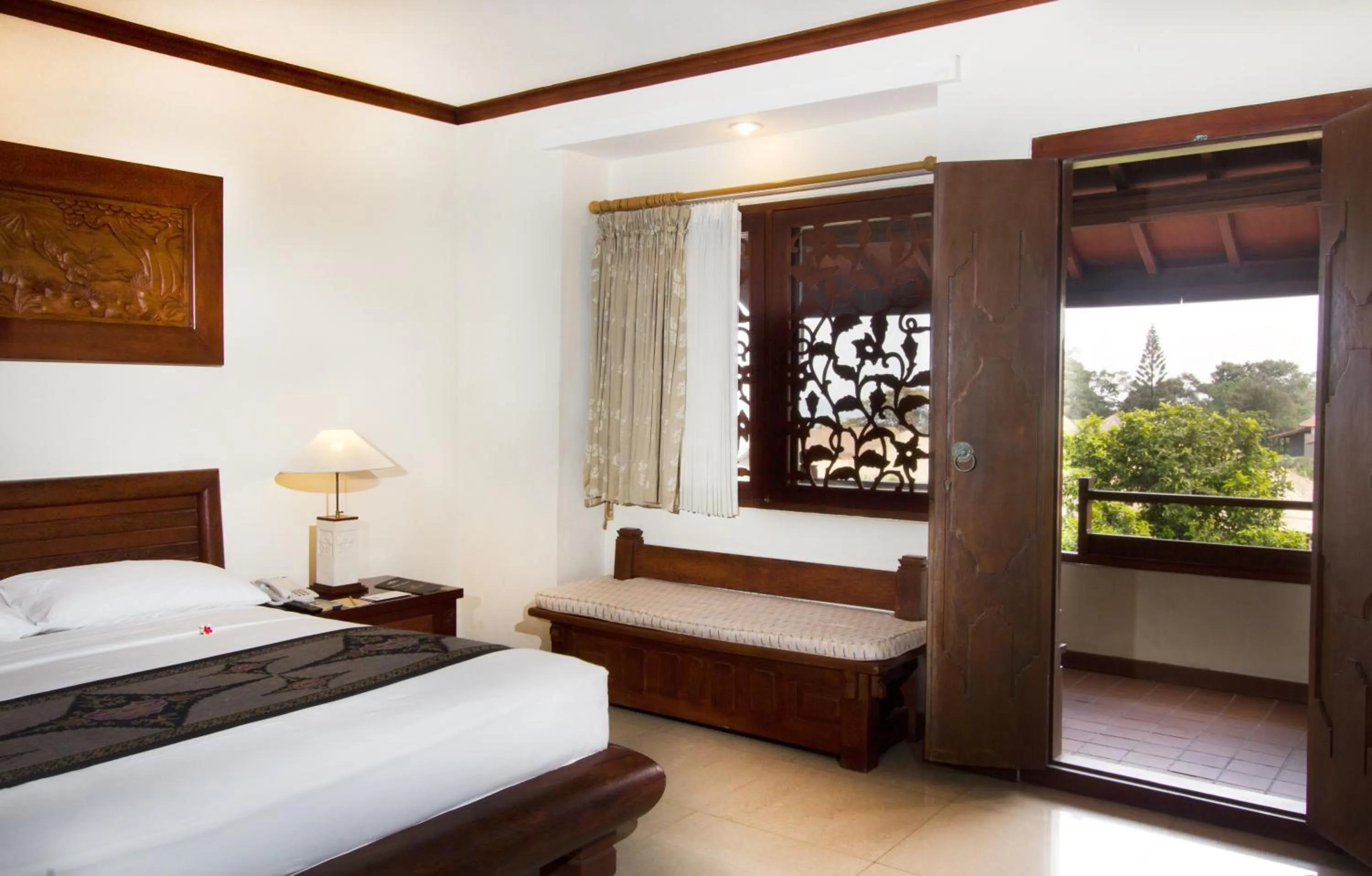 Bedroom, Bed in Grand Balisani Suites Hotel
