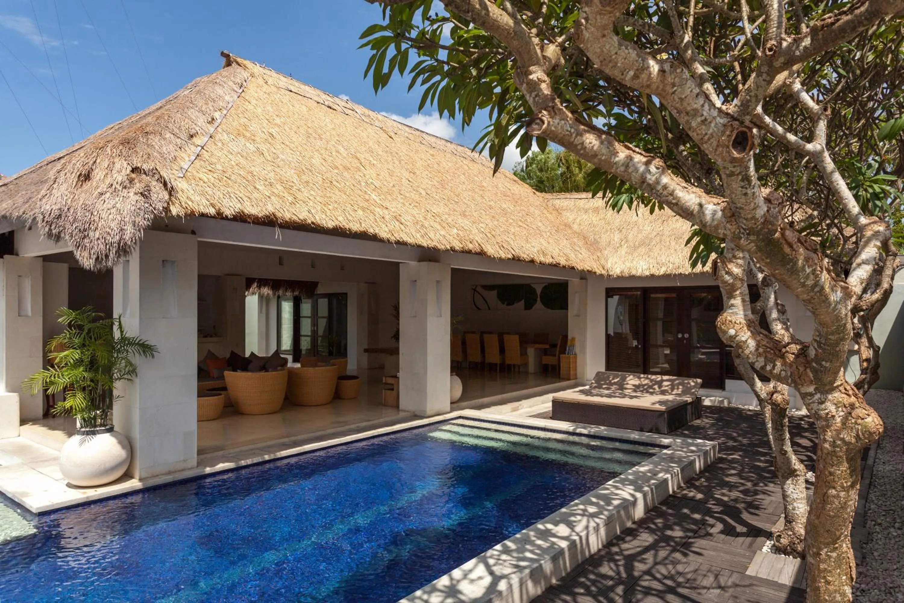 Swimming pool in Bvilla Spa