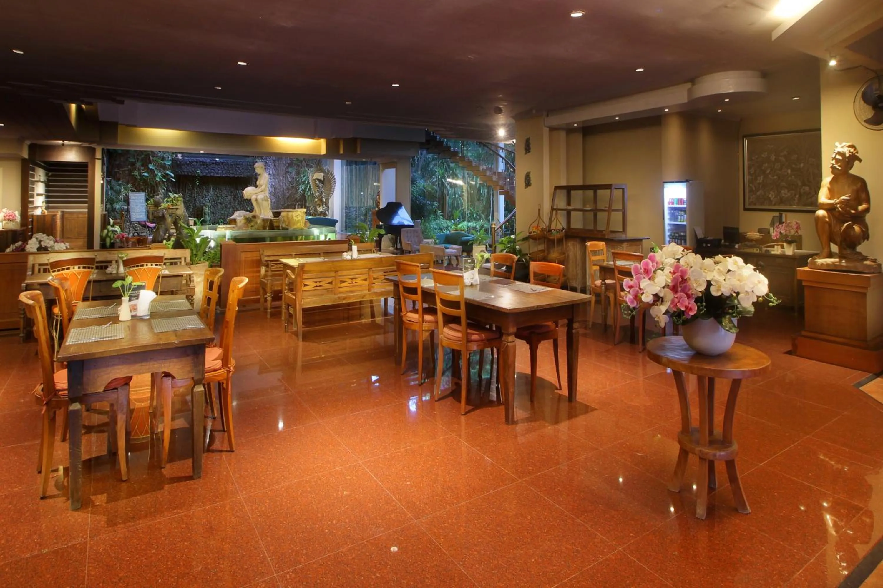 Restaurant/places to eat in Parigata Resorts and Spa