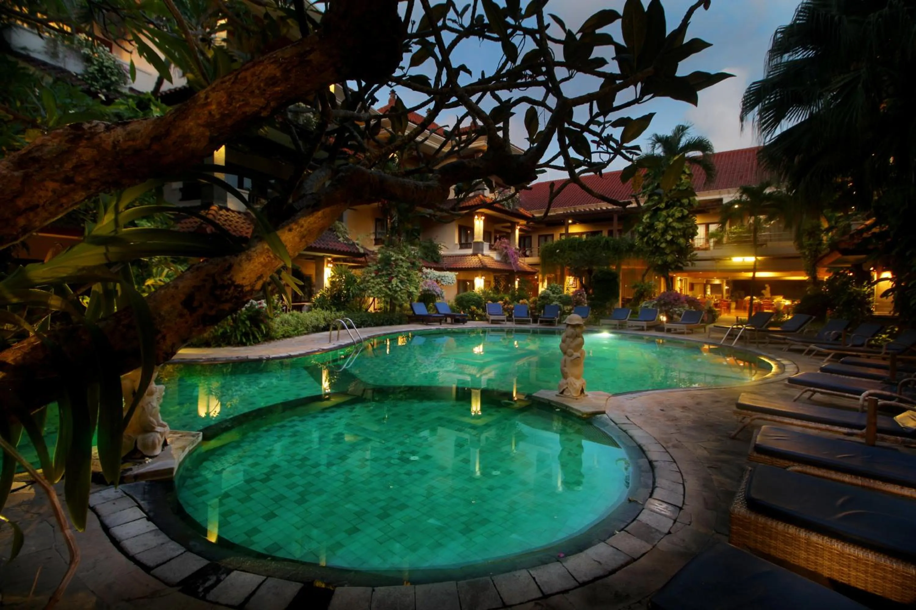 Swimming pool in Parigata Resorts and Spa