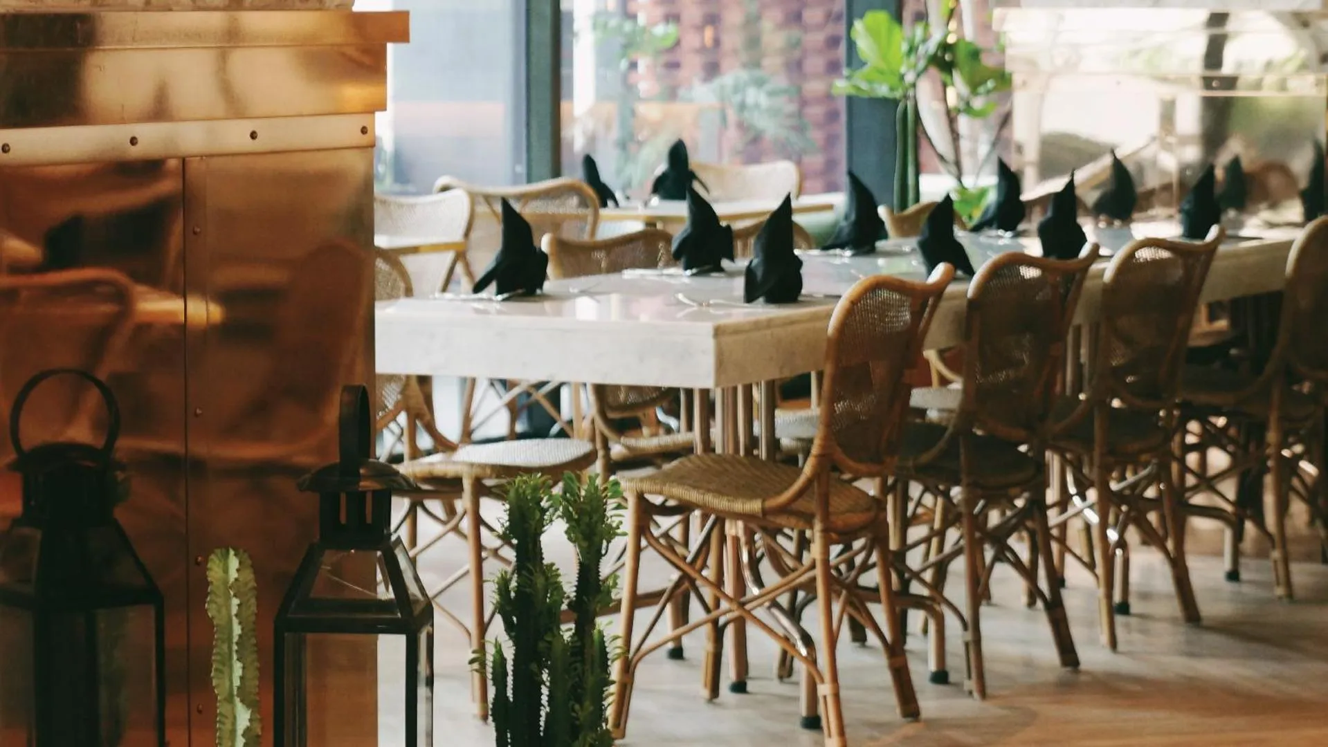 Restaurant/places to eat in Akmani Hotel Jakarta