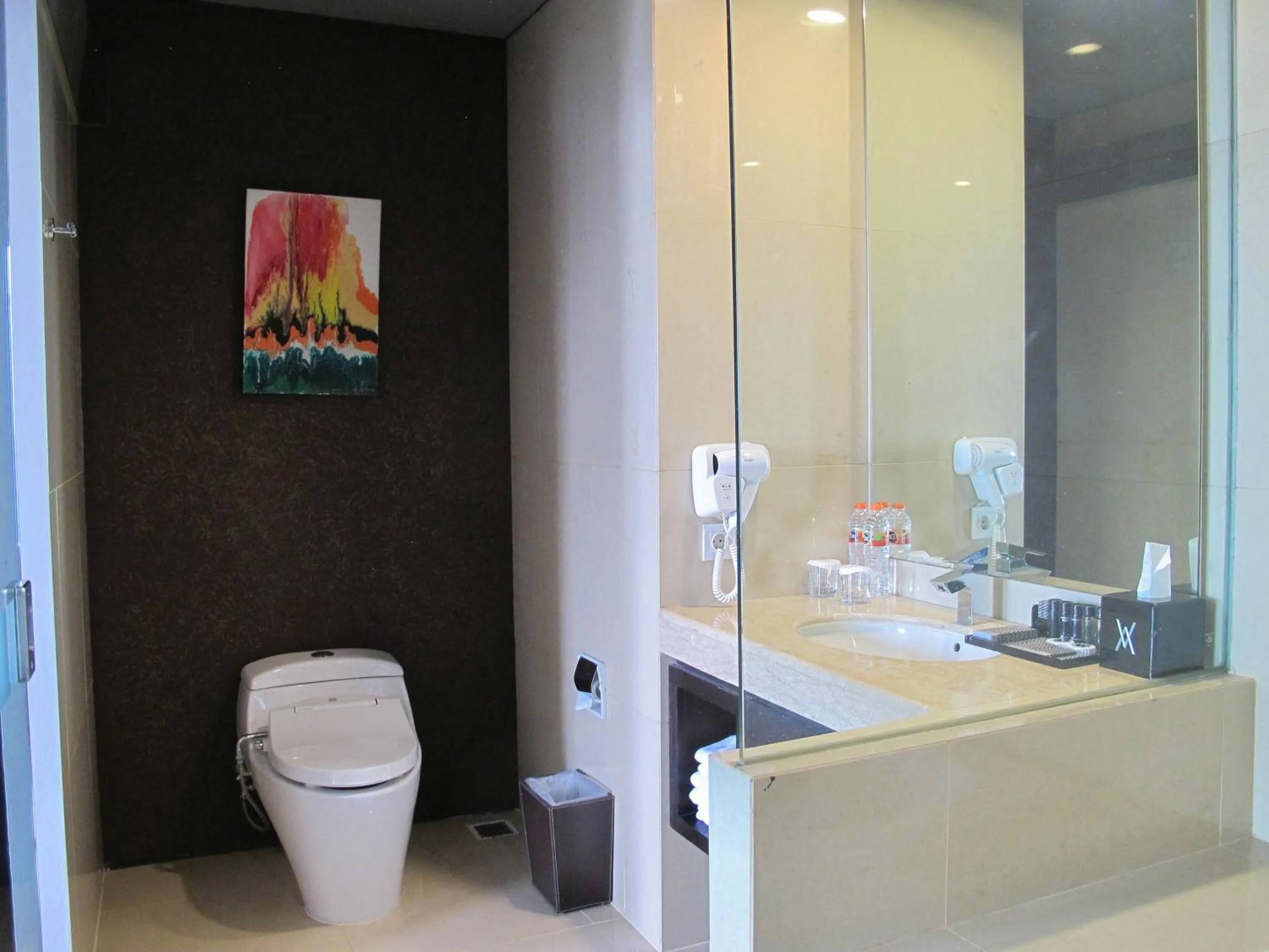 Toilet in Akmani Hotel Jakarta
