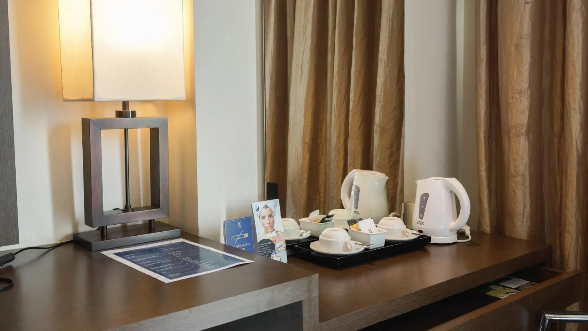 Coffee/tea facilities in Akmani Hotel Jakarta