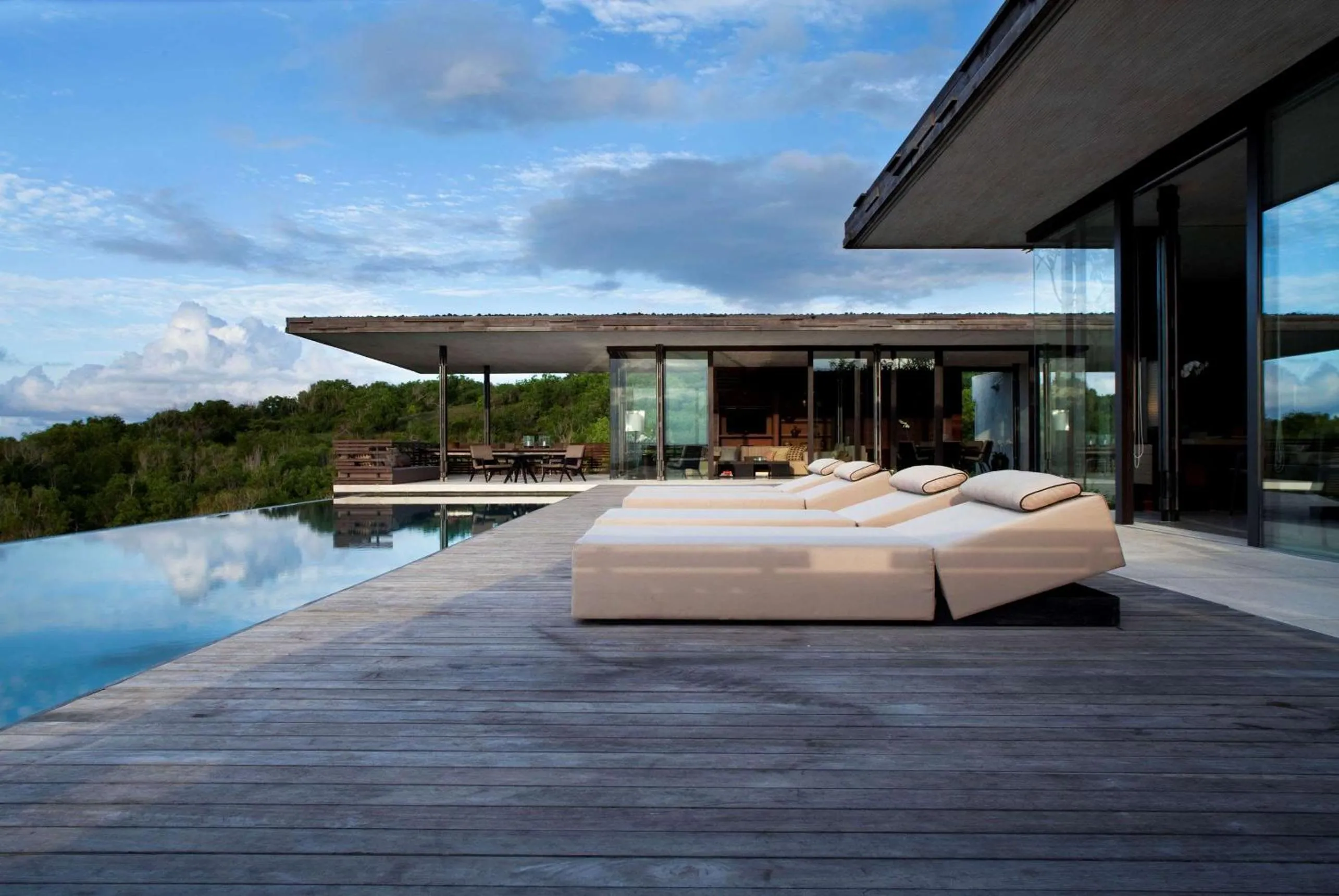 Photo of the whole room in Alila Villas Uluwatu