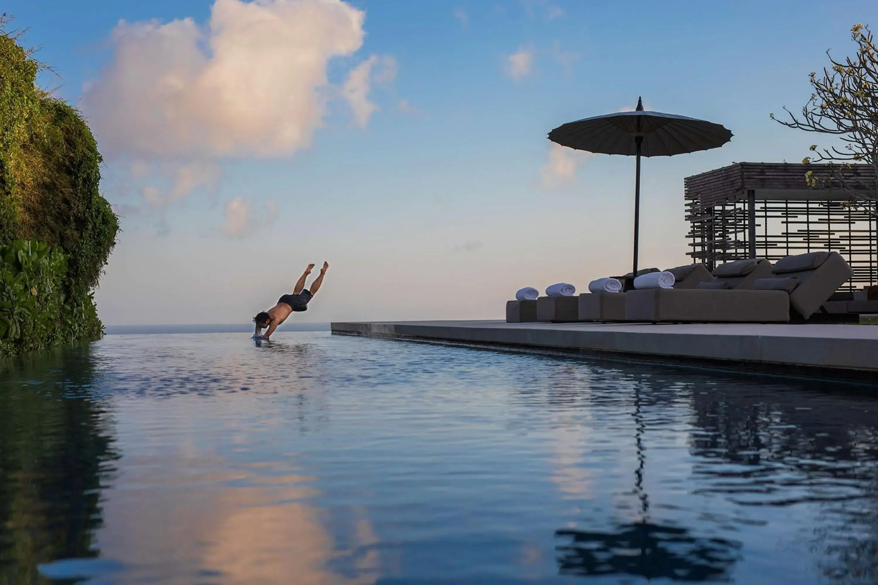 Three-Bedroom Cliff Edge Villa in Alila Villas Uluwatu Three-Bedroom Cliff Edge Villa in Alila Villas Uluwatu